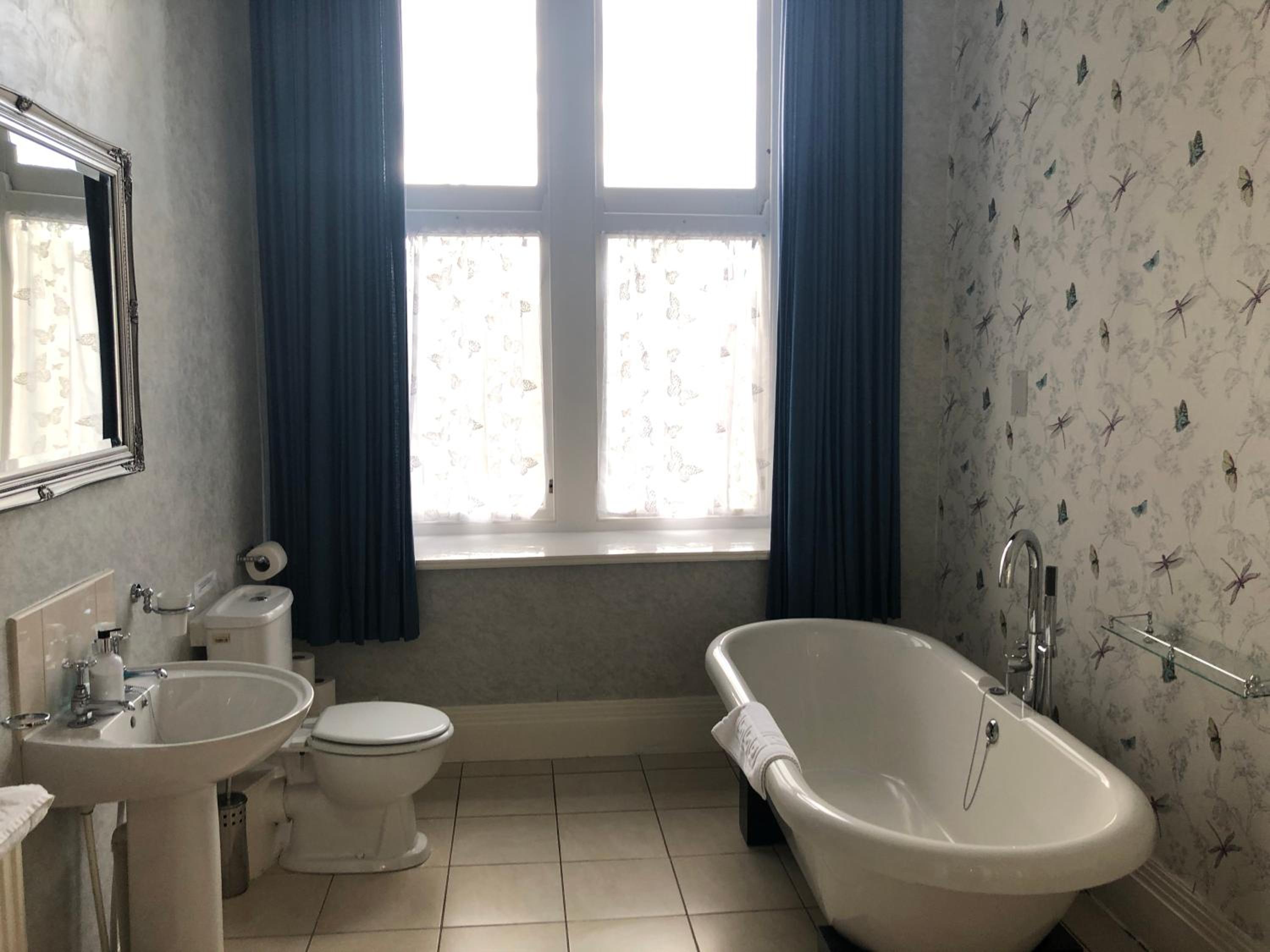 Four-Bedroom Apartment (14 Adults) - Photo 16