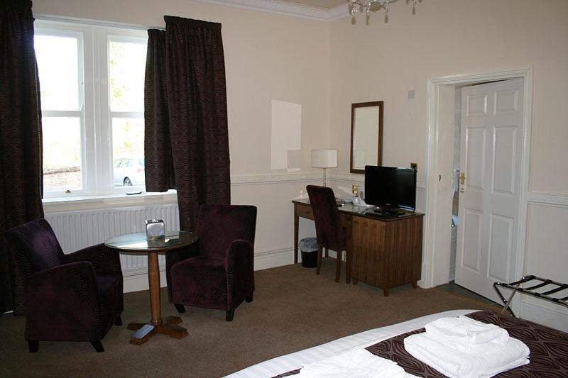 Standard Double or Twin Room - Photo 2
