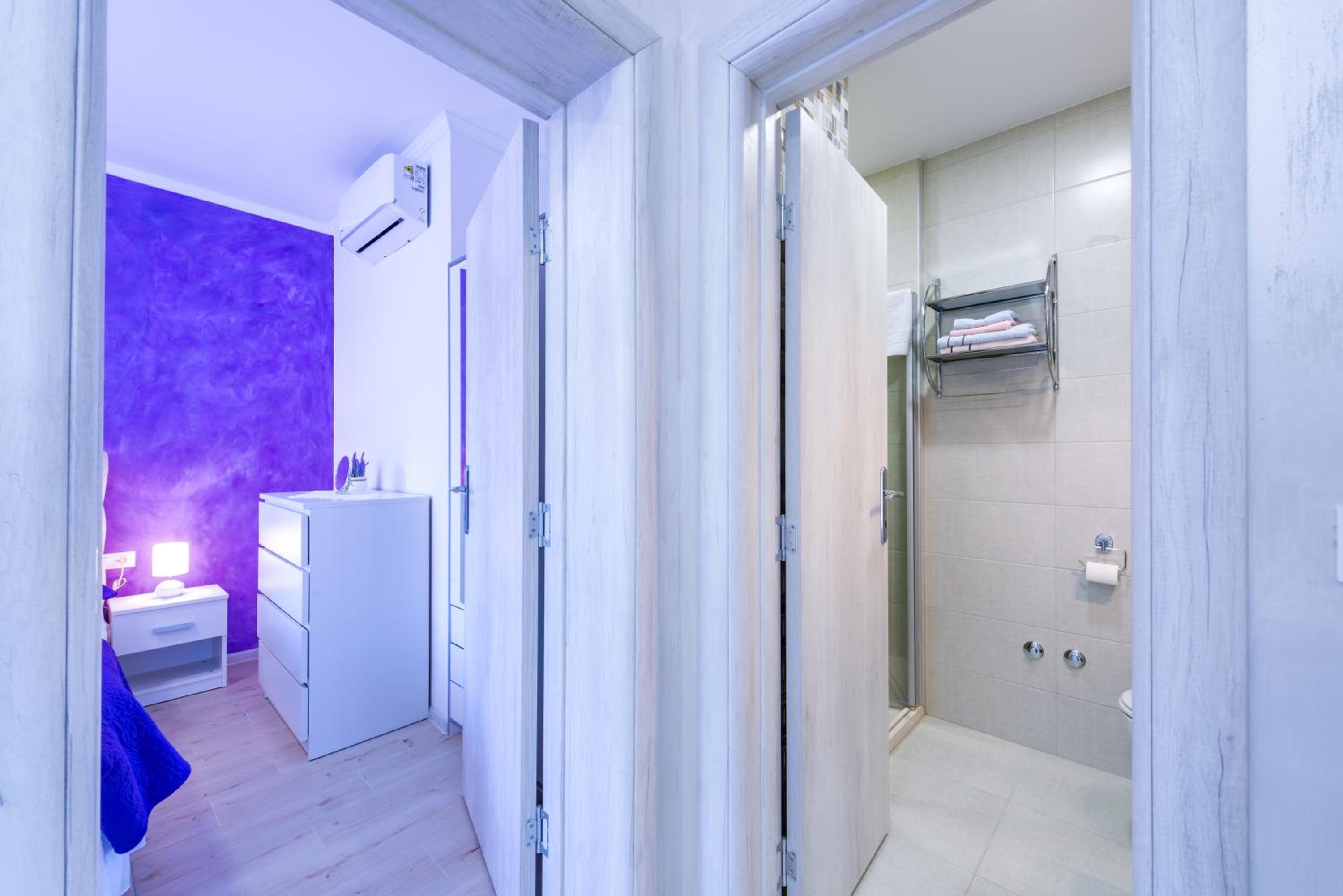 Apartment with Sea View - Photo 6