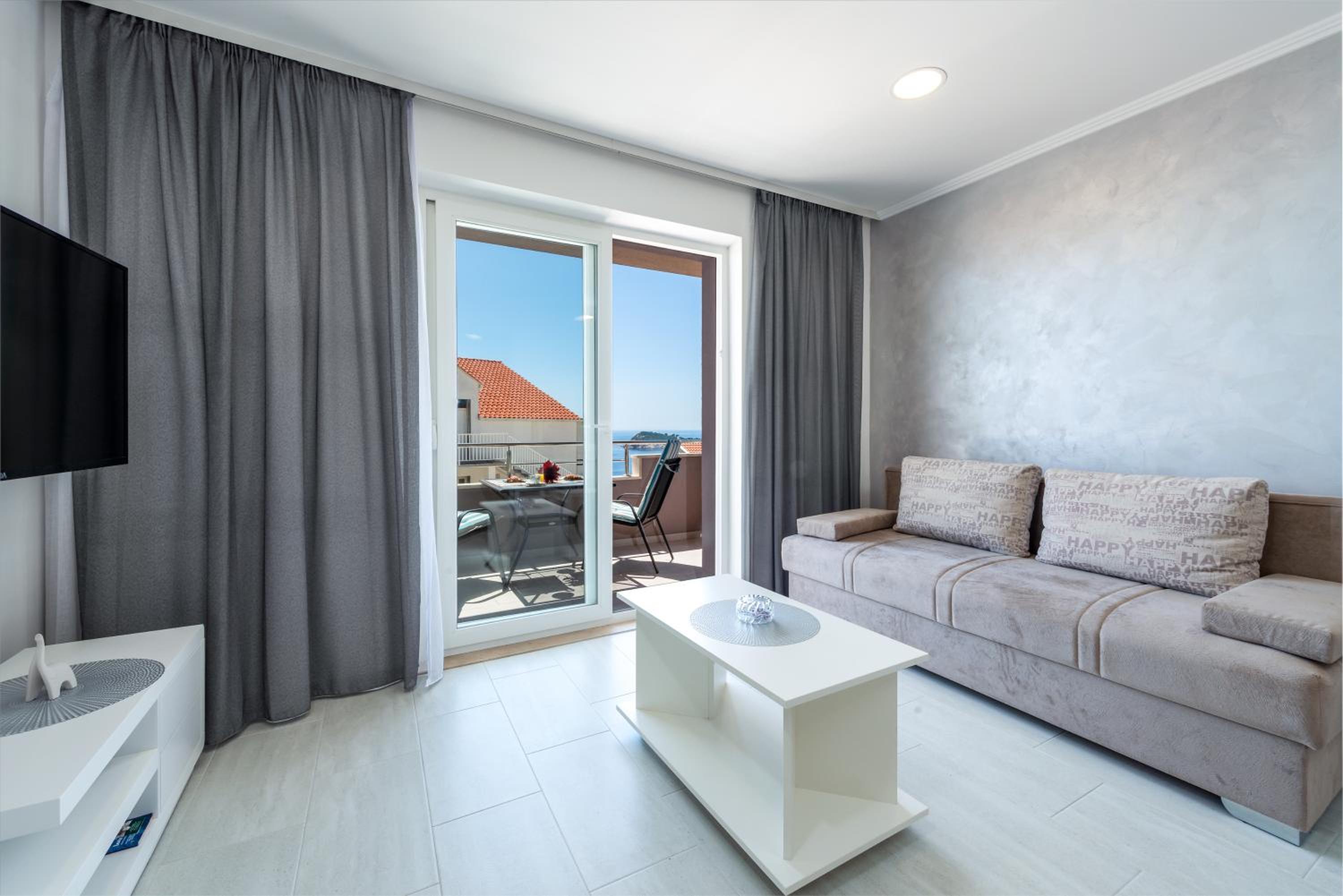 Apartment with Sea View - Photo 1