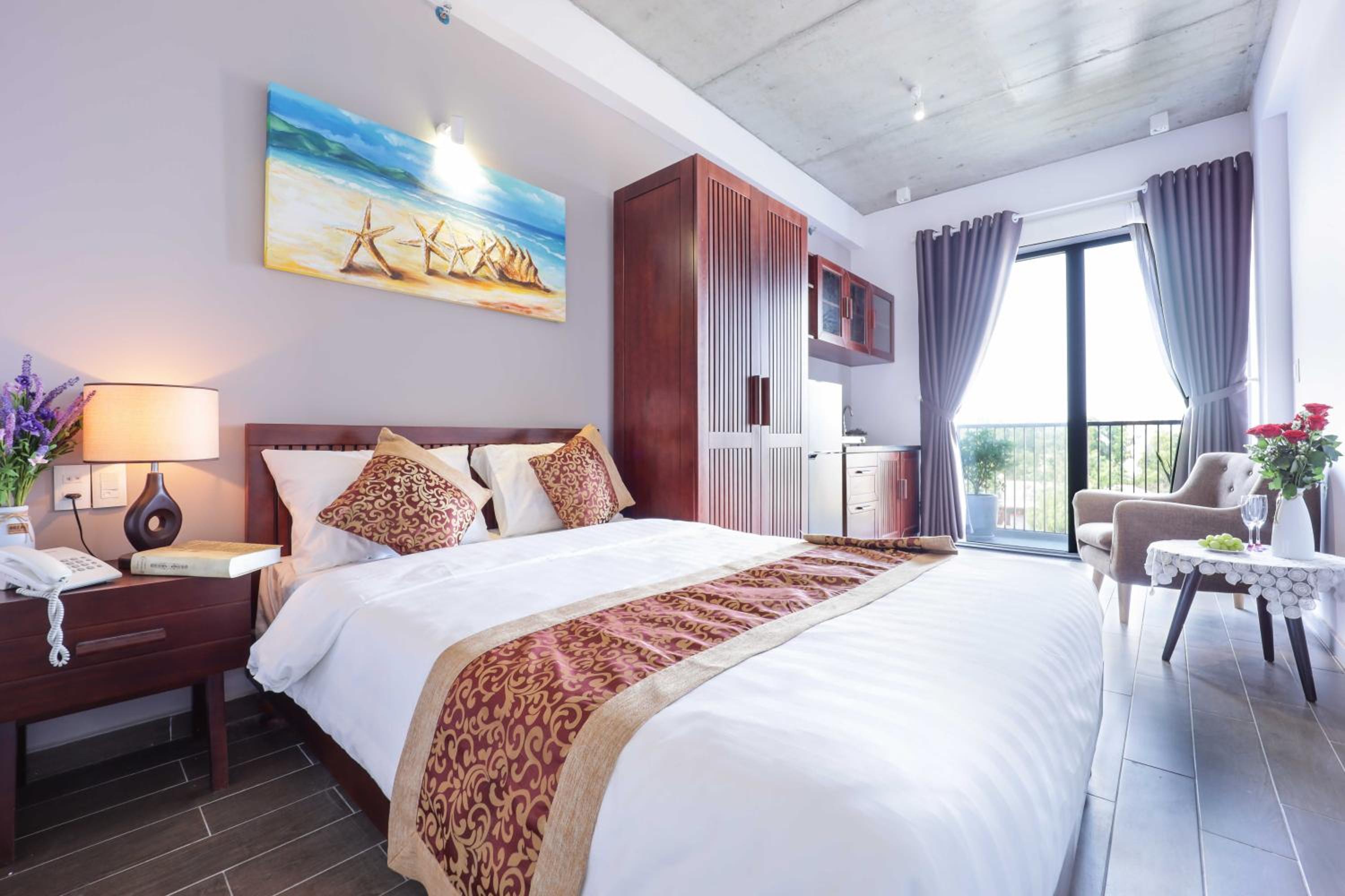 Apartment with Sea View - Photo 14
