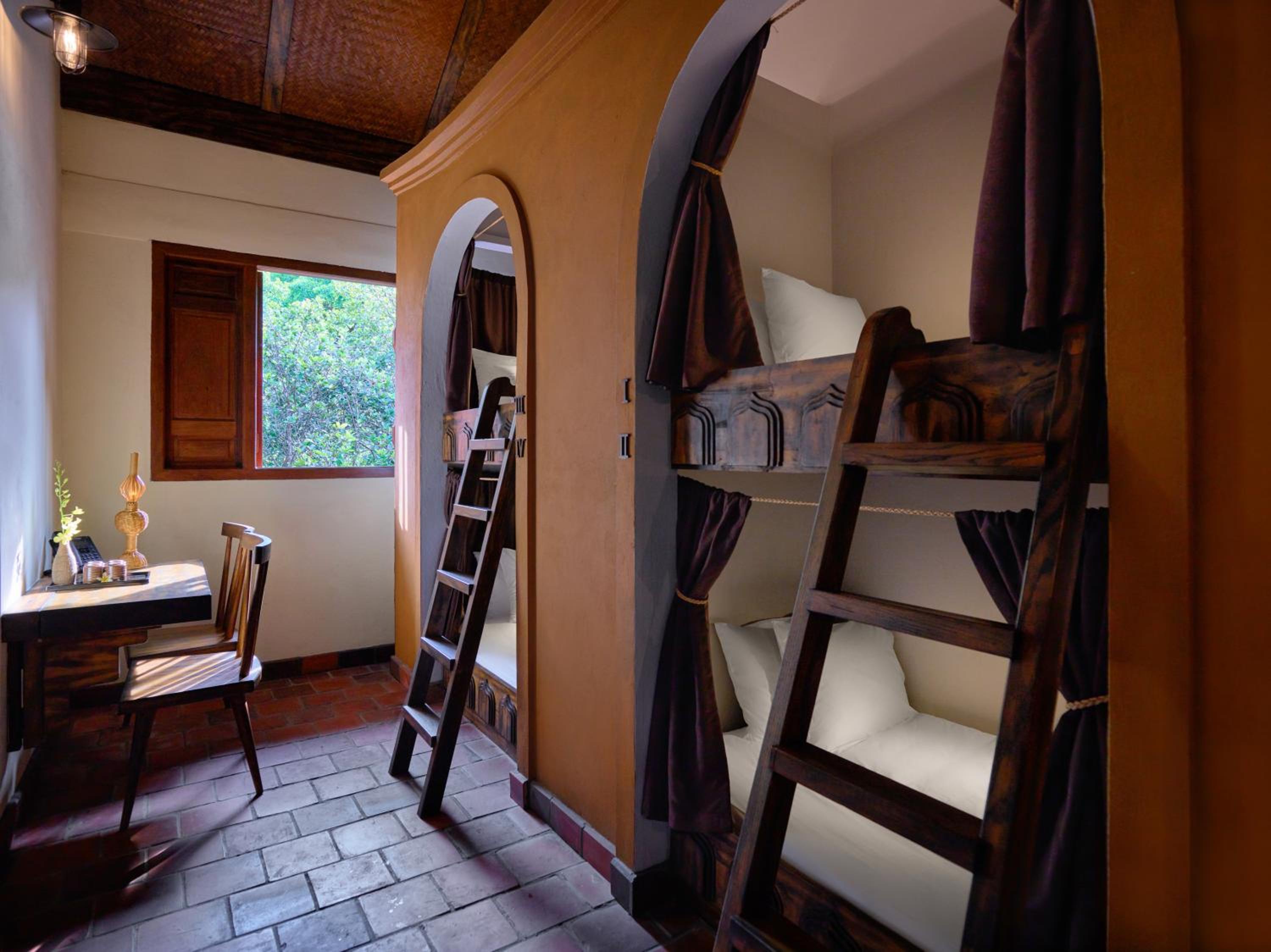 Superior Quadruple Room - Village View photo 3