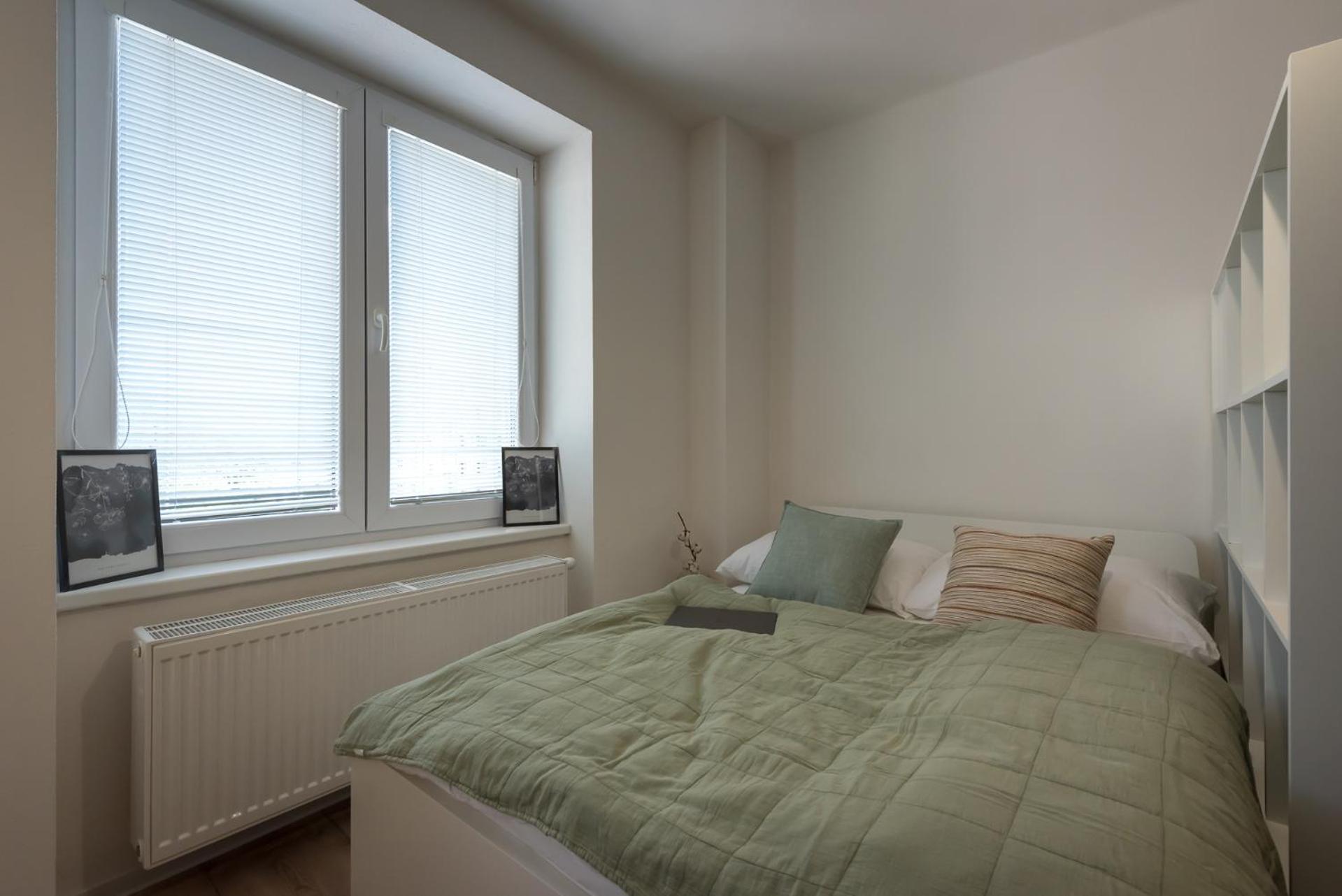 Apartment with Balcony - Photo 6