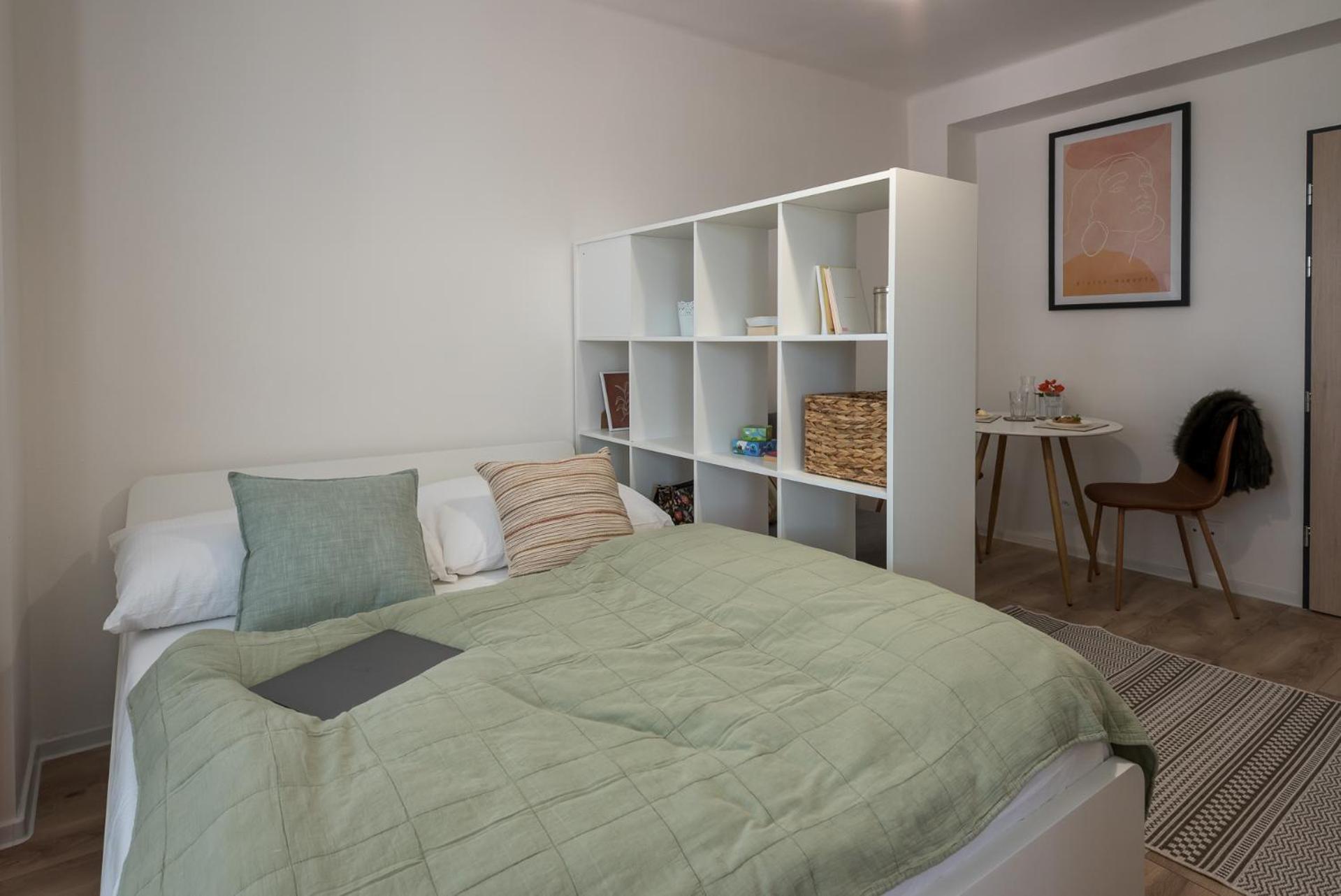 Apartment with Balcony - Photo 14