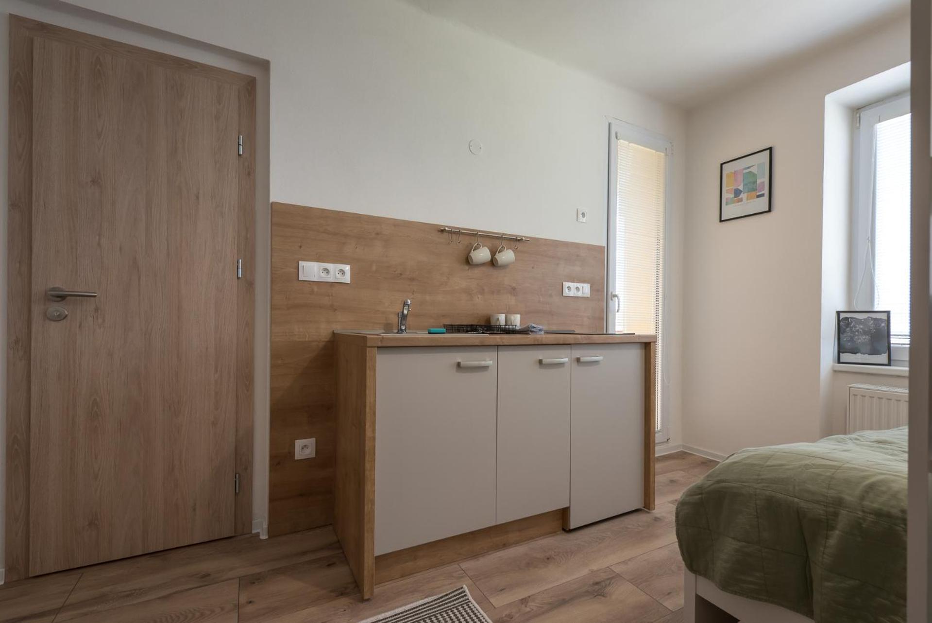 Apartment with Balcony - Photo 9