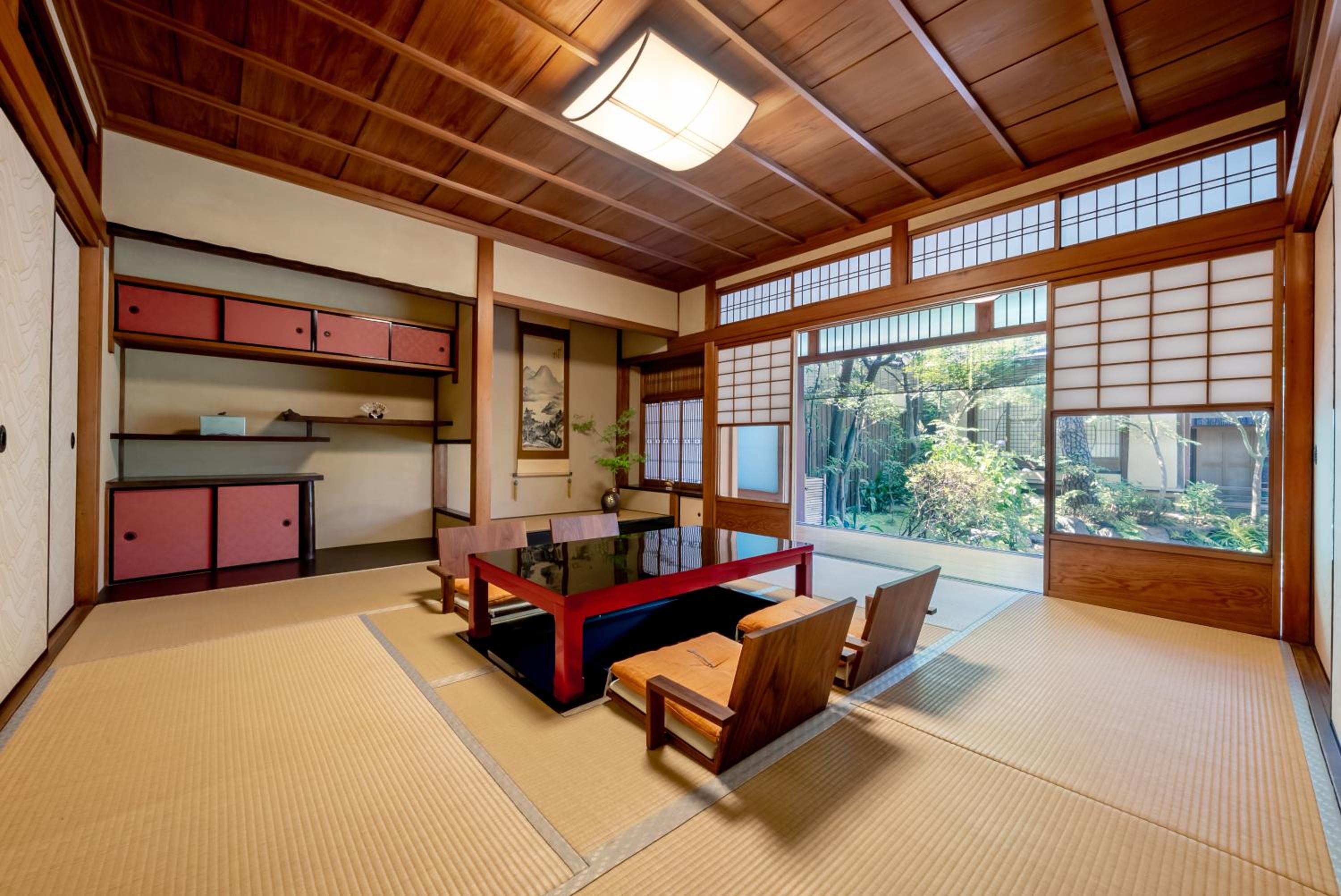 Villa - Photo 1
