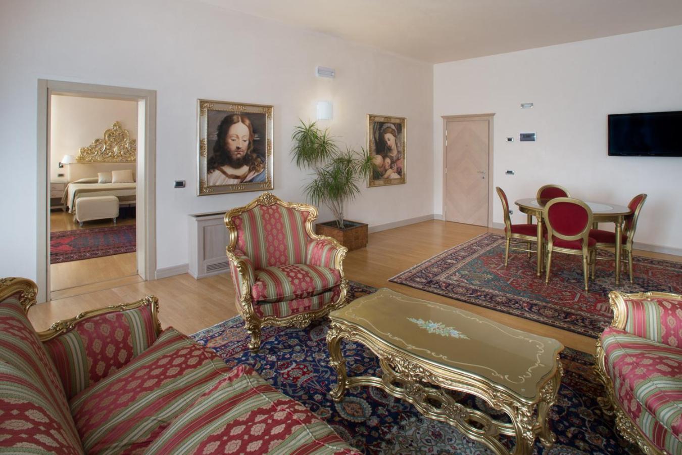 Executive Suite with Canal View (2 Adults)