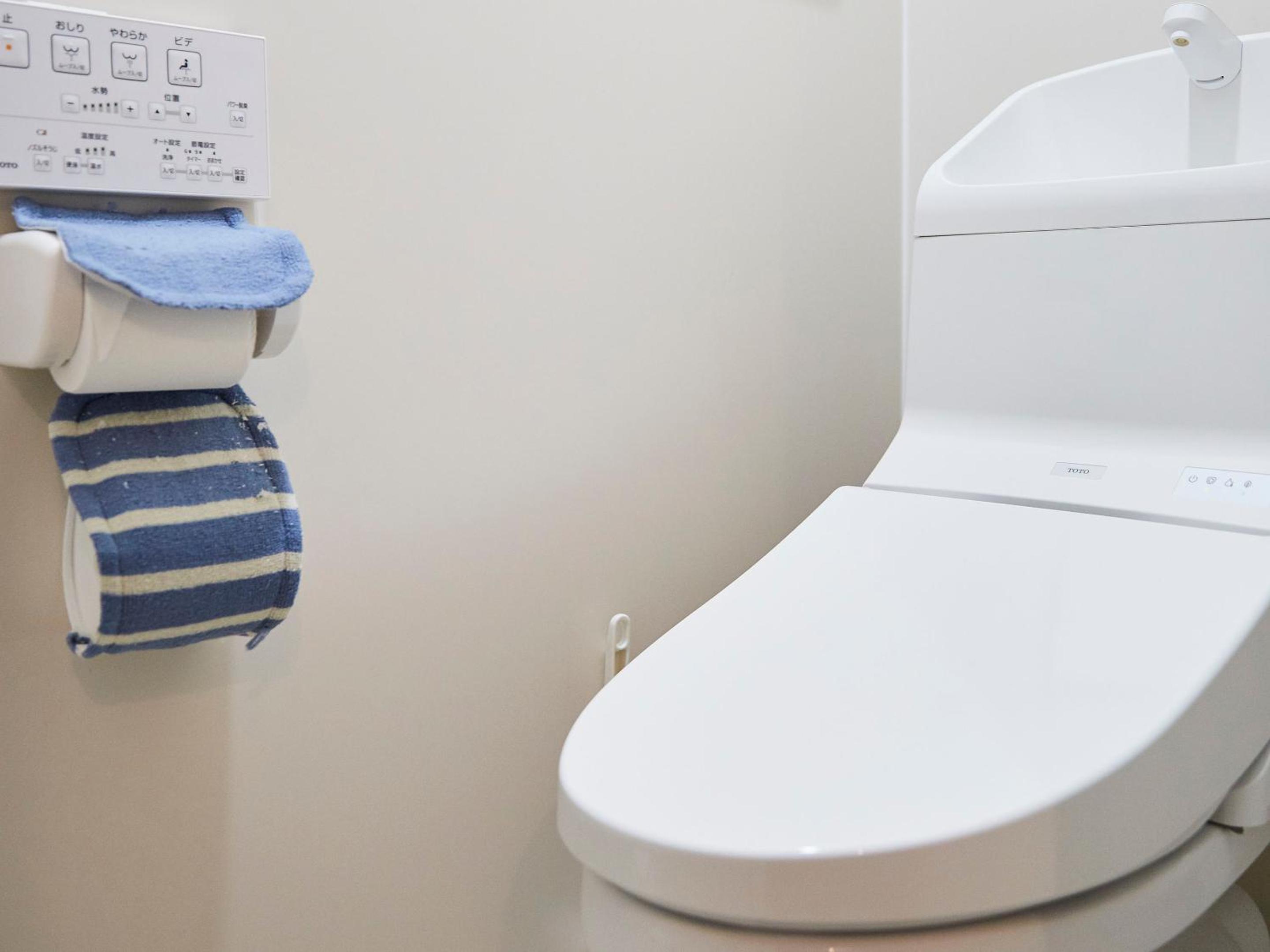 Economy Twin Room with Shared Shower room and Toilet - Non-Smoking photo 2
