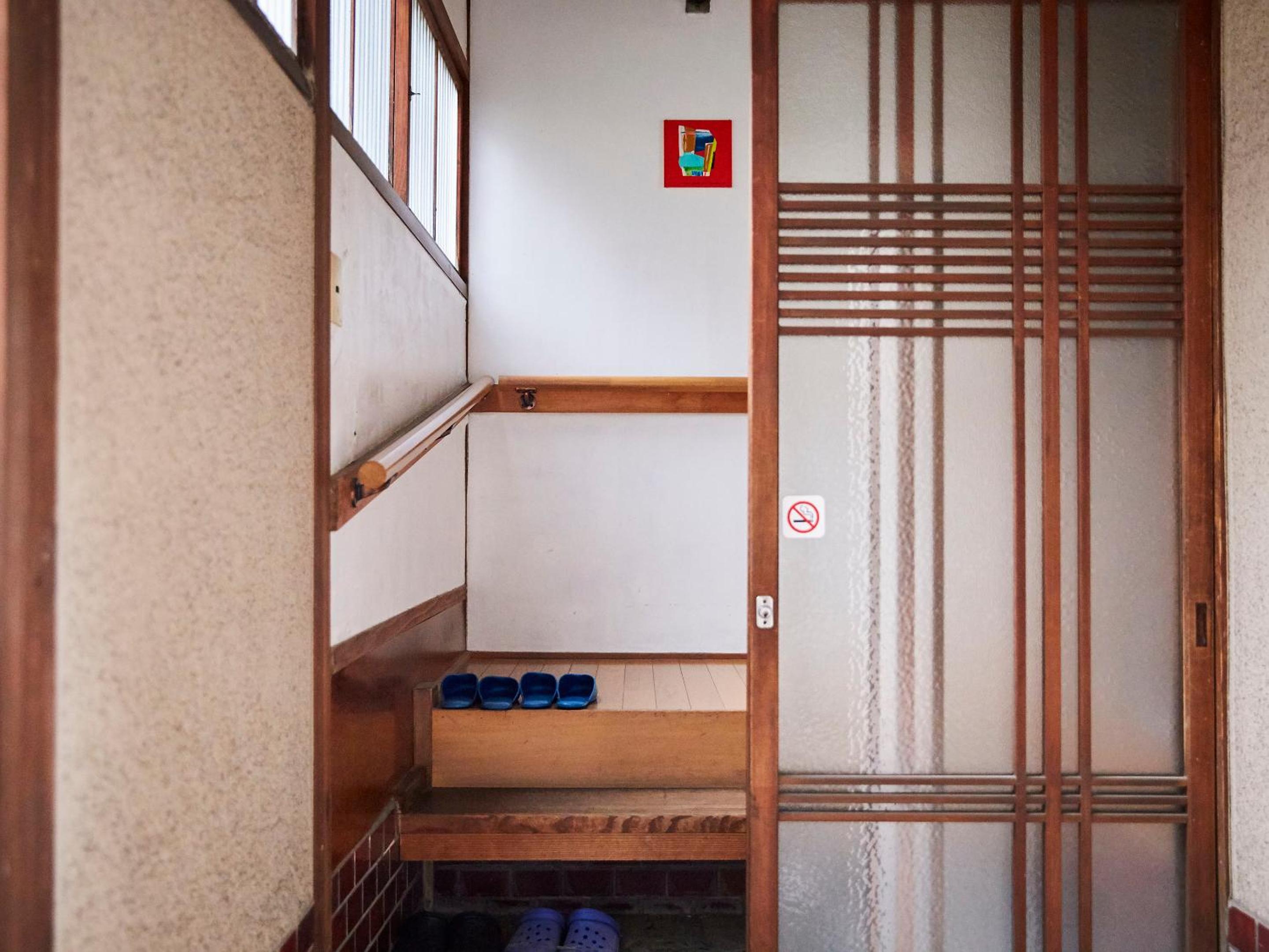Family Room with Private Bathroom - Non-Smoking photo 3