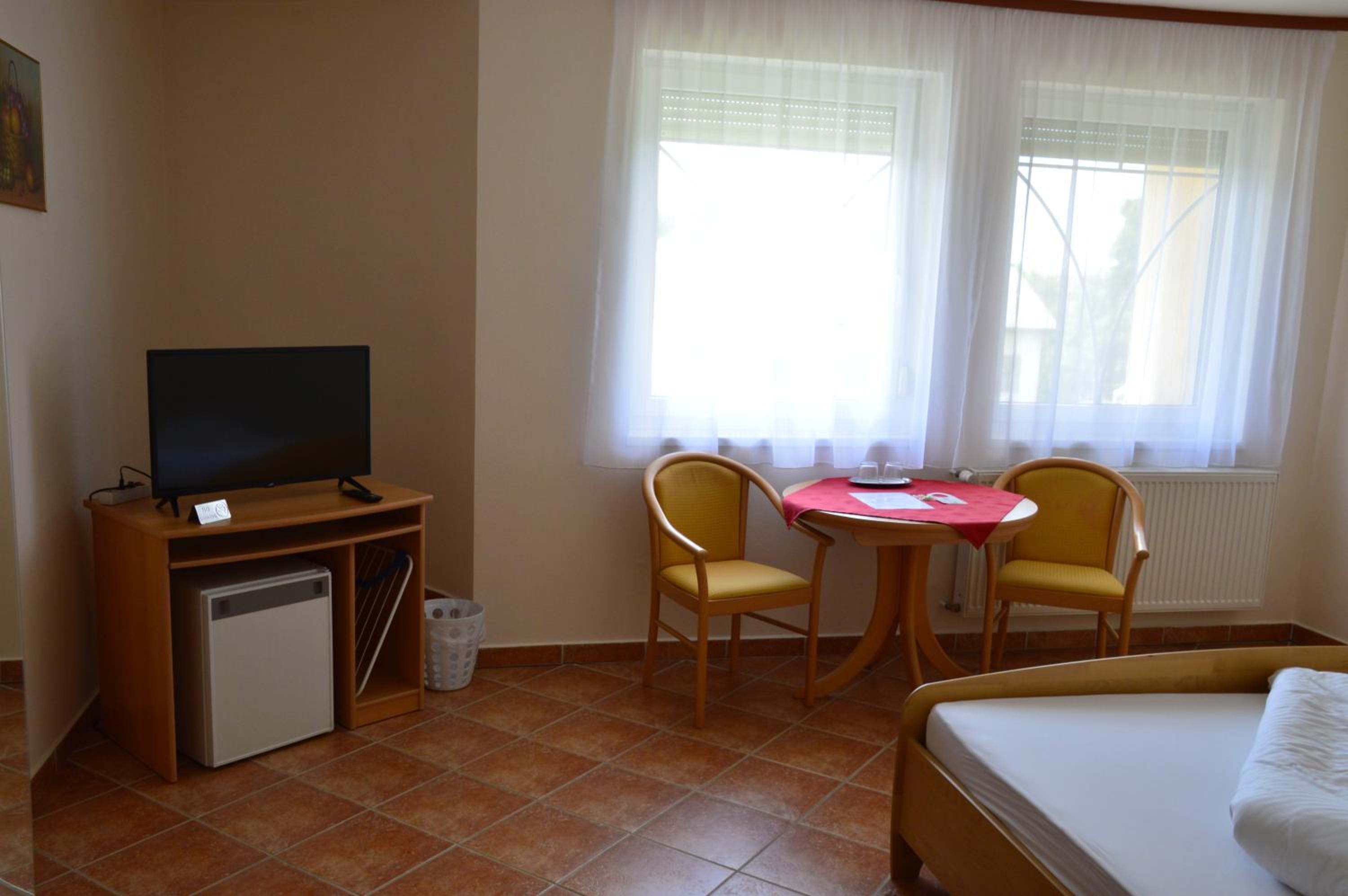 Standard Queen Room photo 1