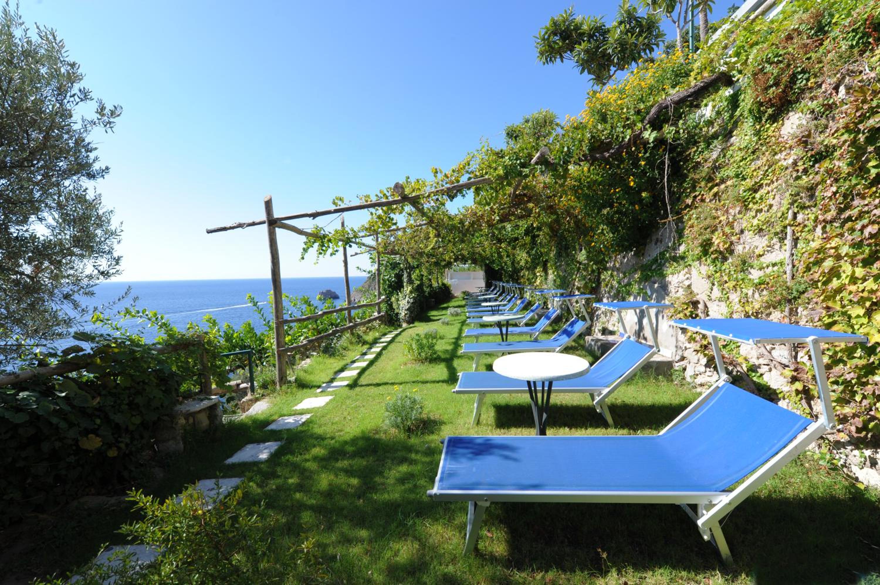 Double Room with Sea View - Photo 3