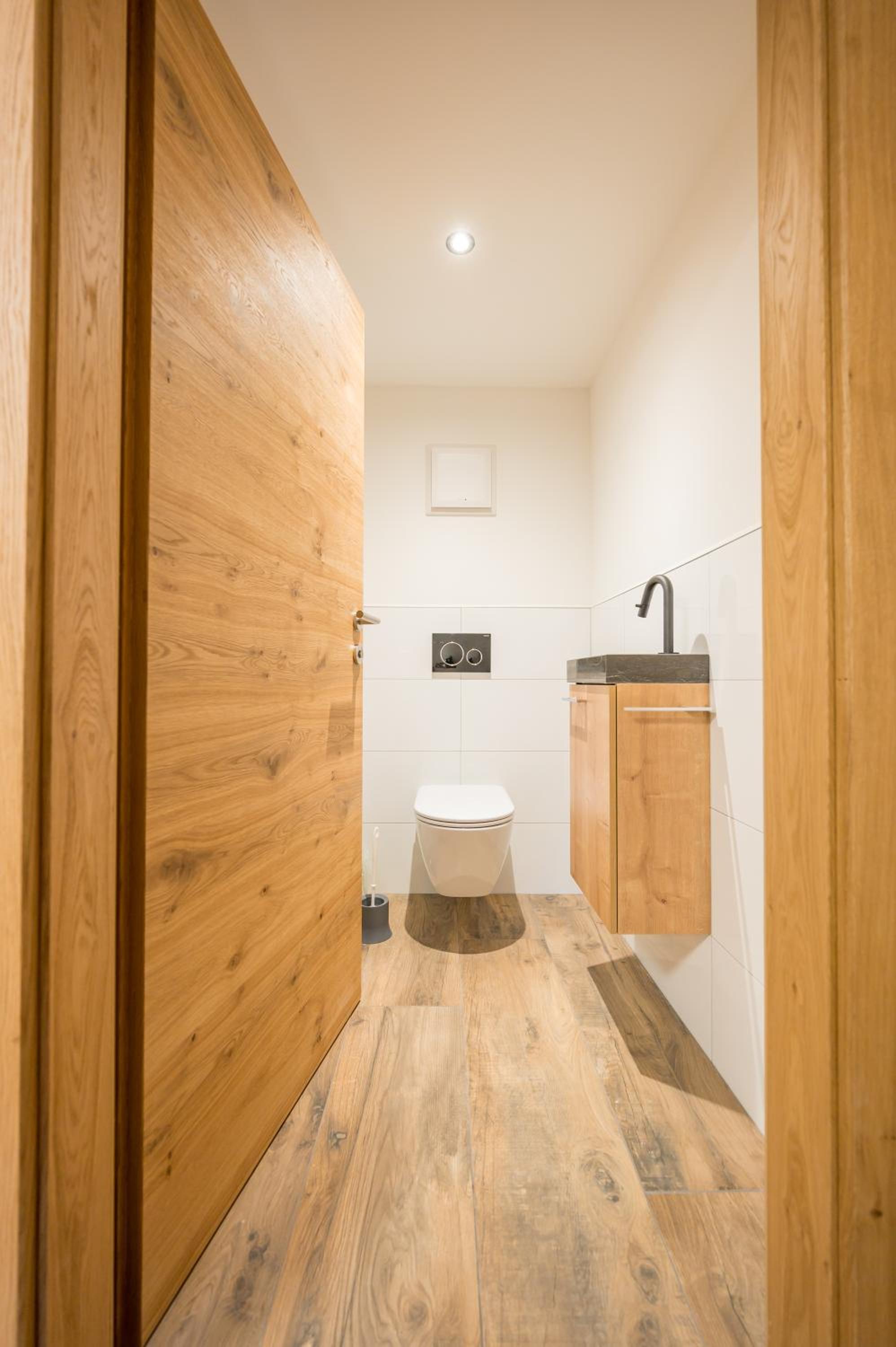 One-Bedroom Apartment with Shower photo 3