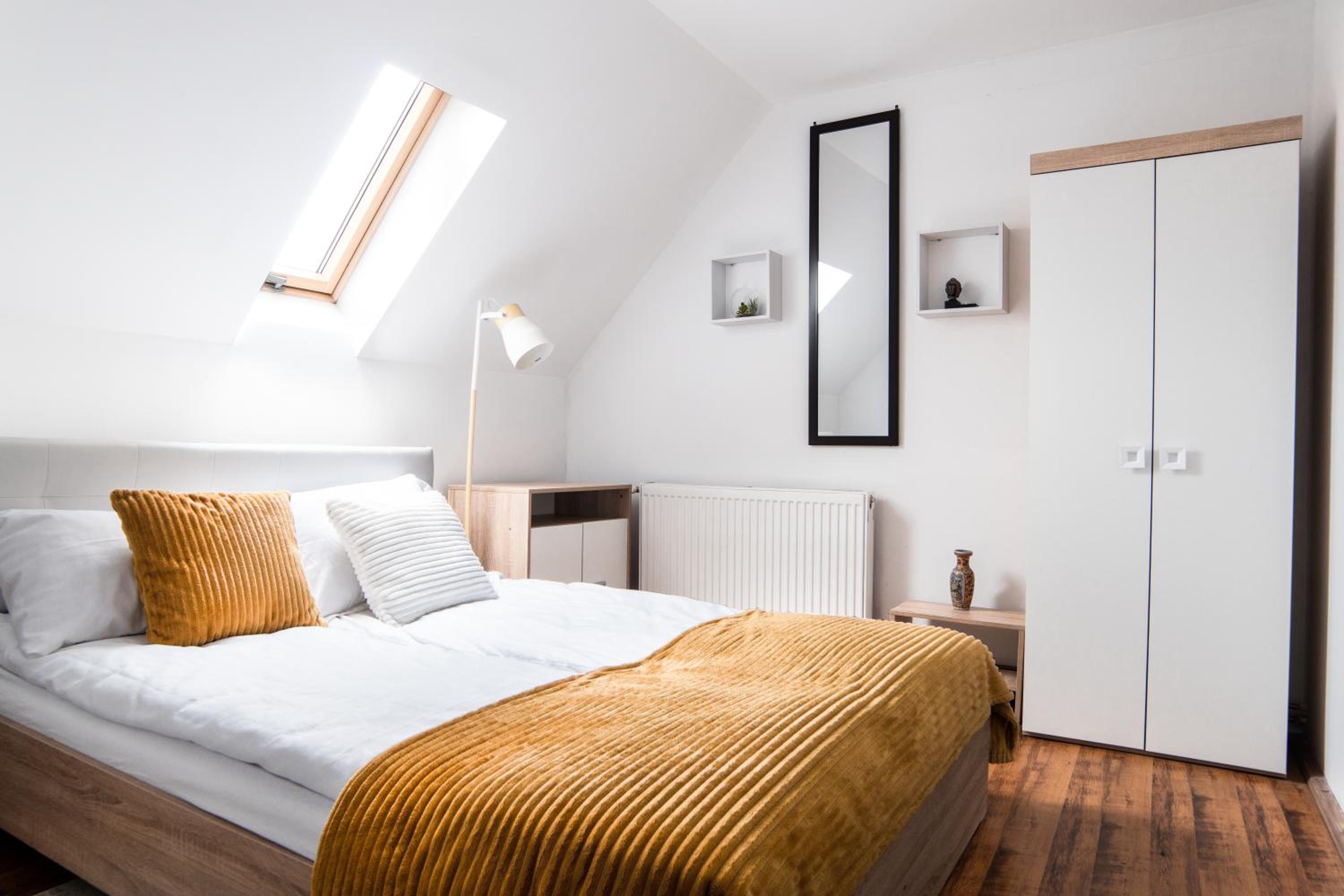 Double Room with Private Bathroom - Photo 1