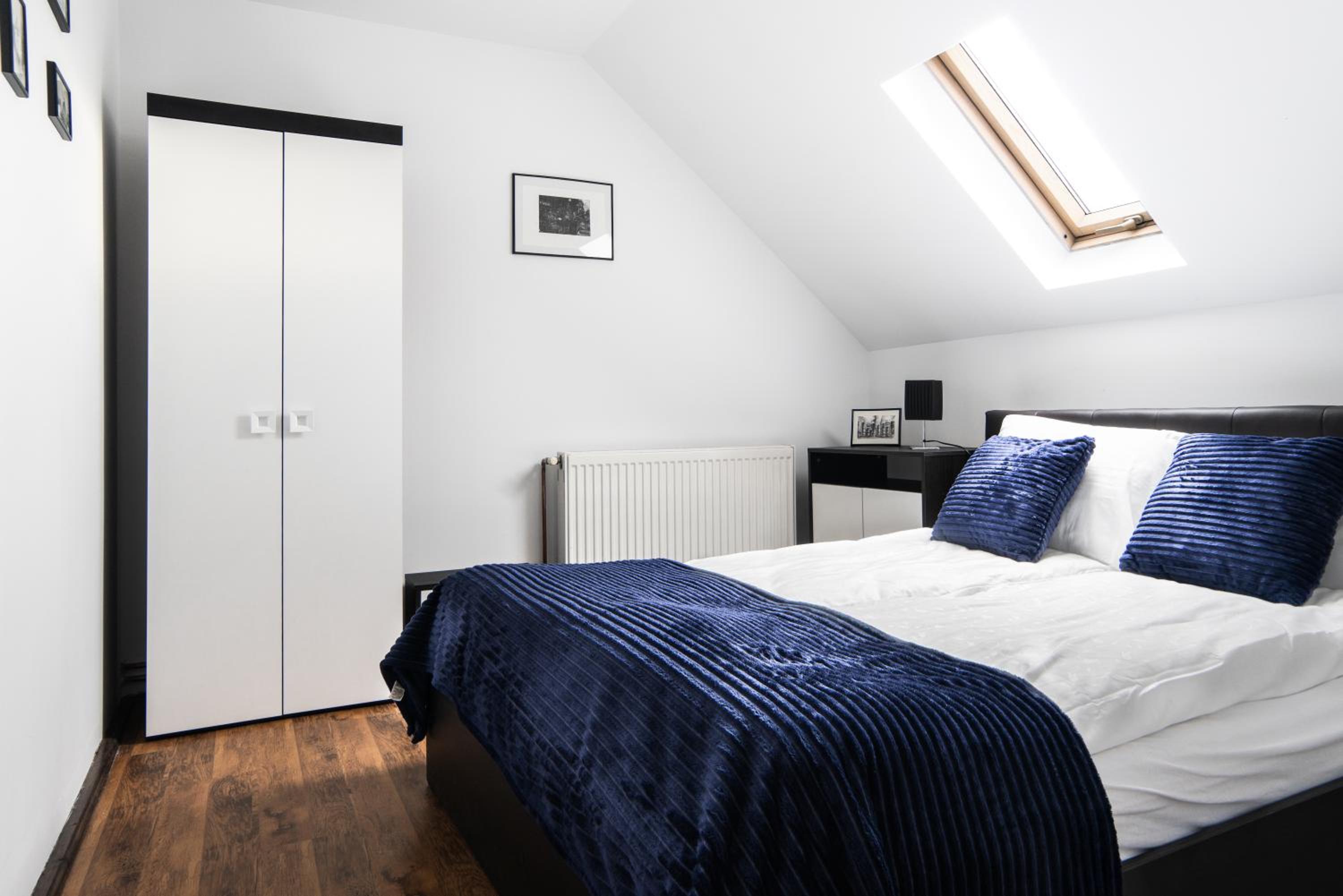 Double Room with Private Bathroom - Photo 3