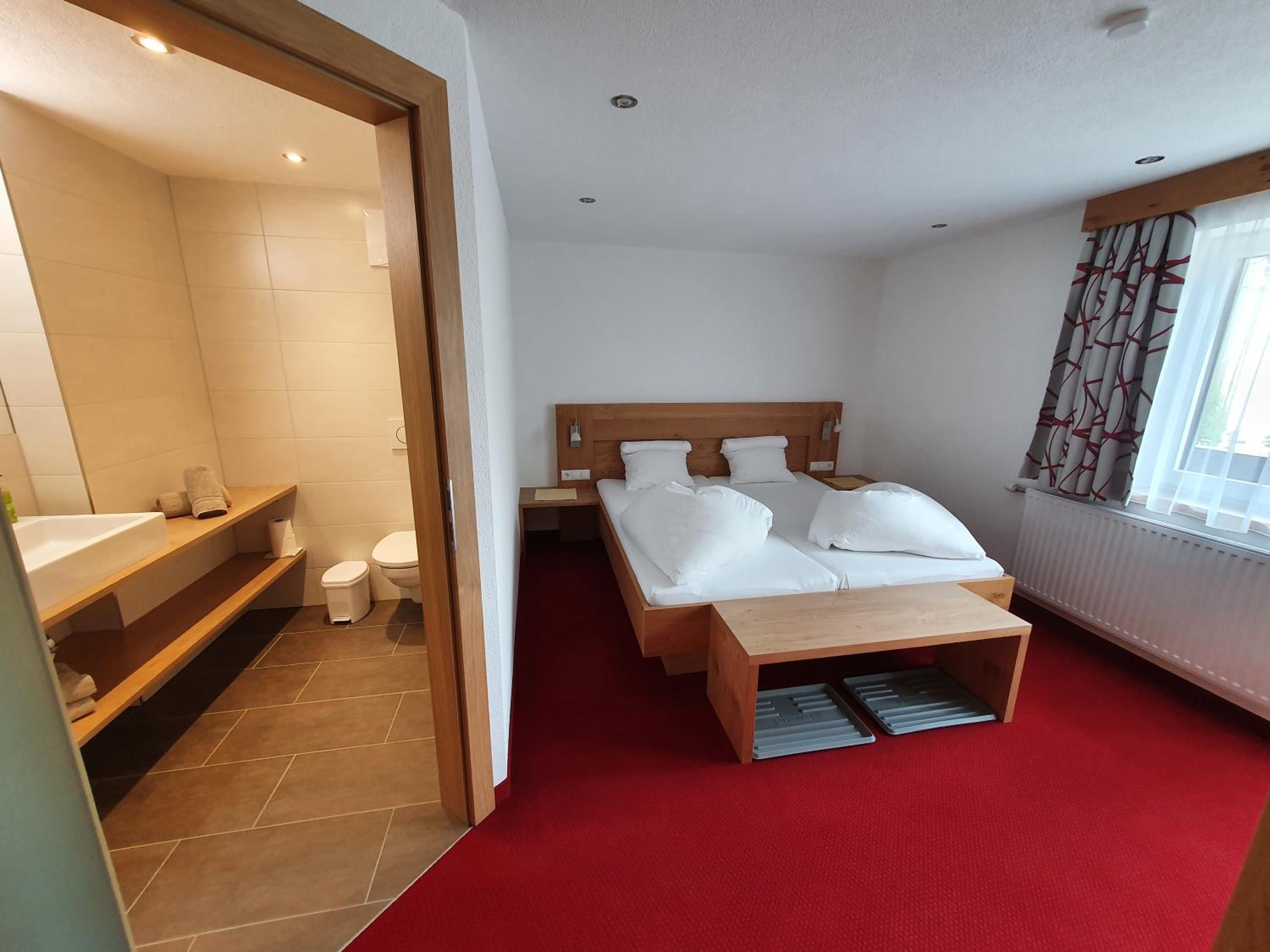 Double Room with Balcony photo 3