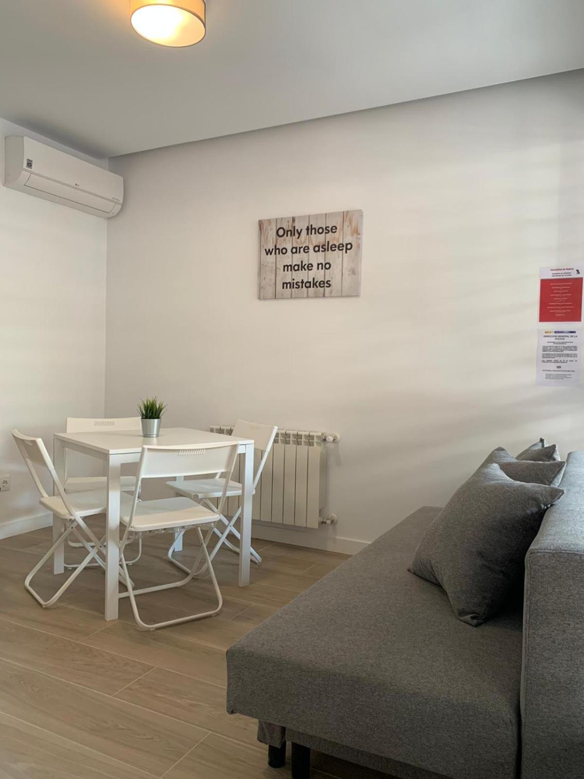 One-Bedroom Apartment - Photo 7