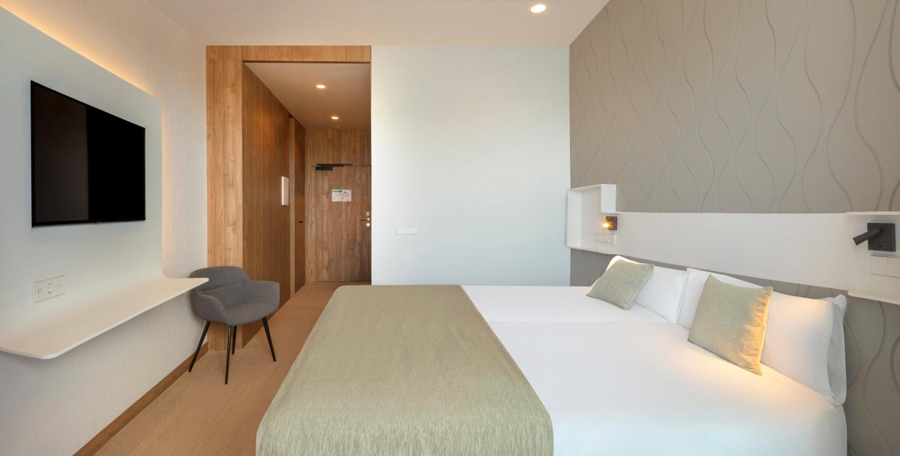 Standard Double or Twin Room - Photo 4