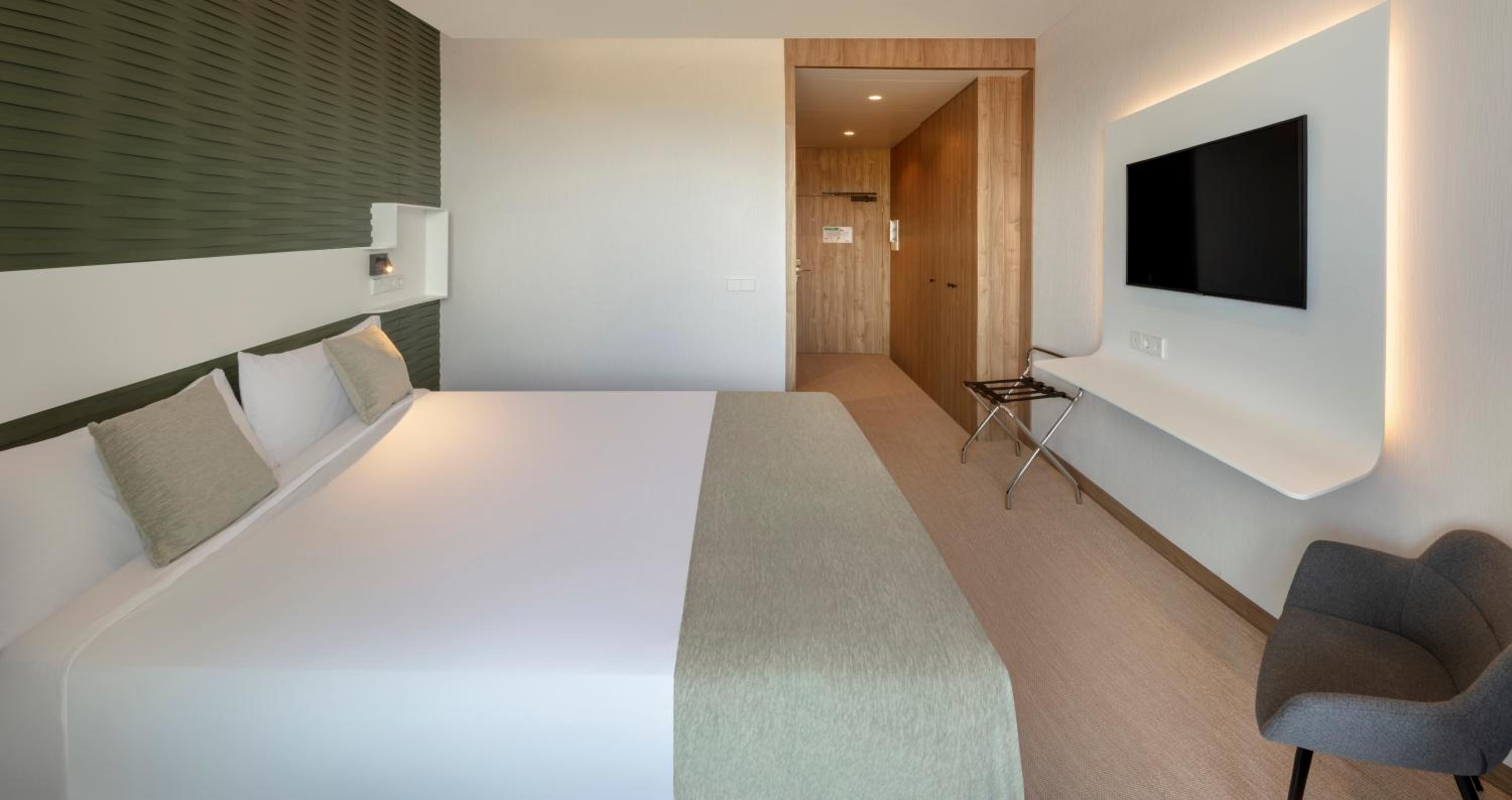 Standard Double or Twin Room - Photo 3