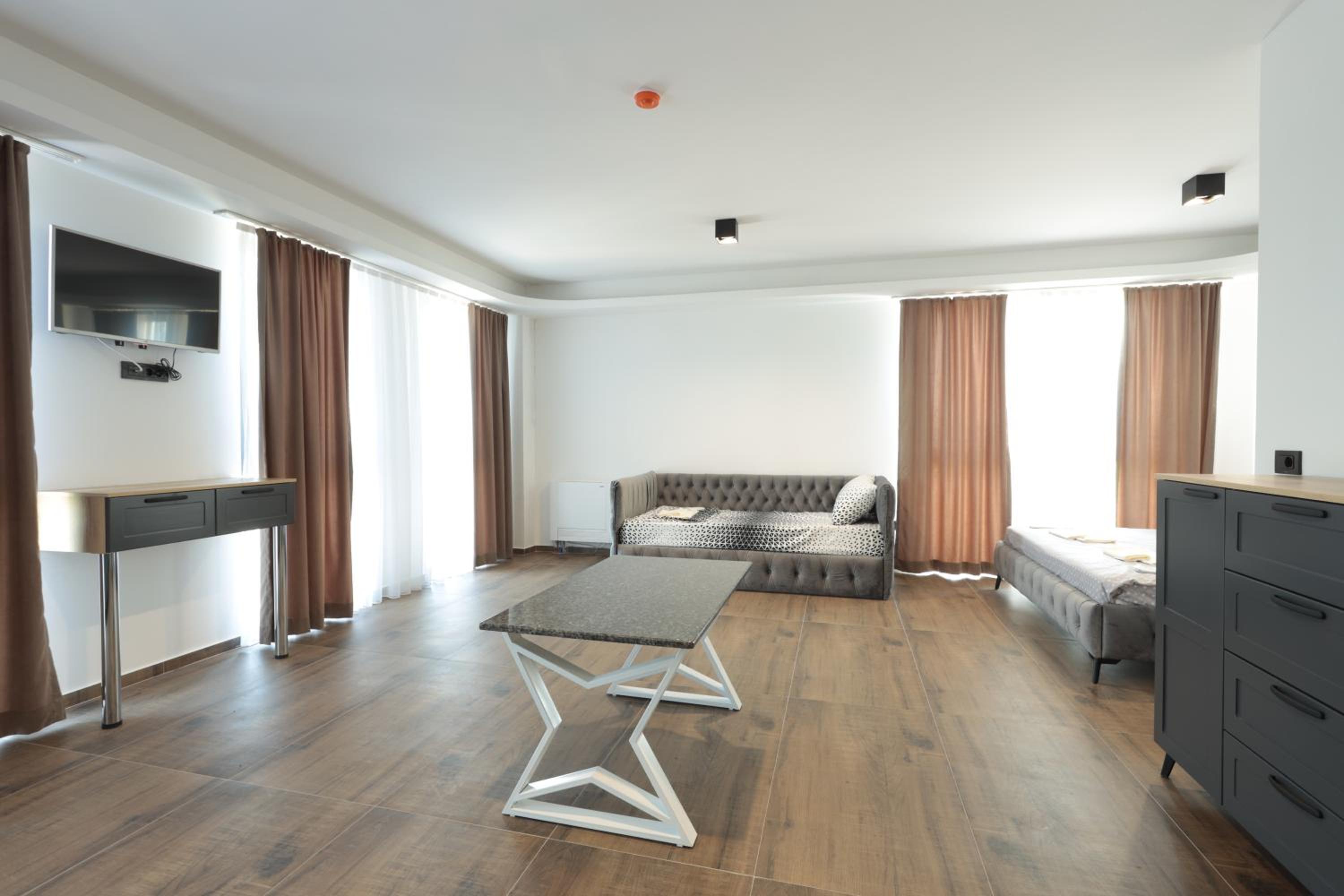 Deluxe Room (2 Adults + 1 Child) photo 3