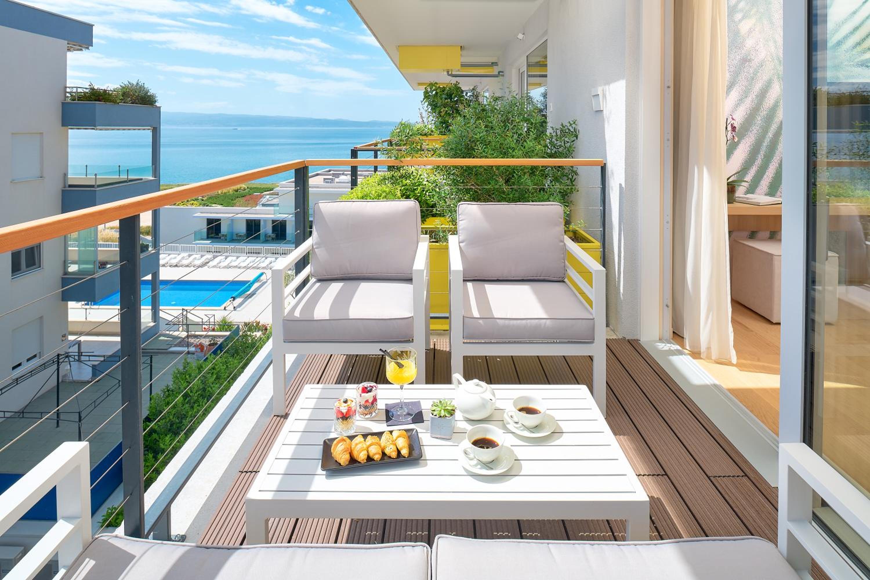 Comfort Two-Bedroom Apartment with Balcony