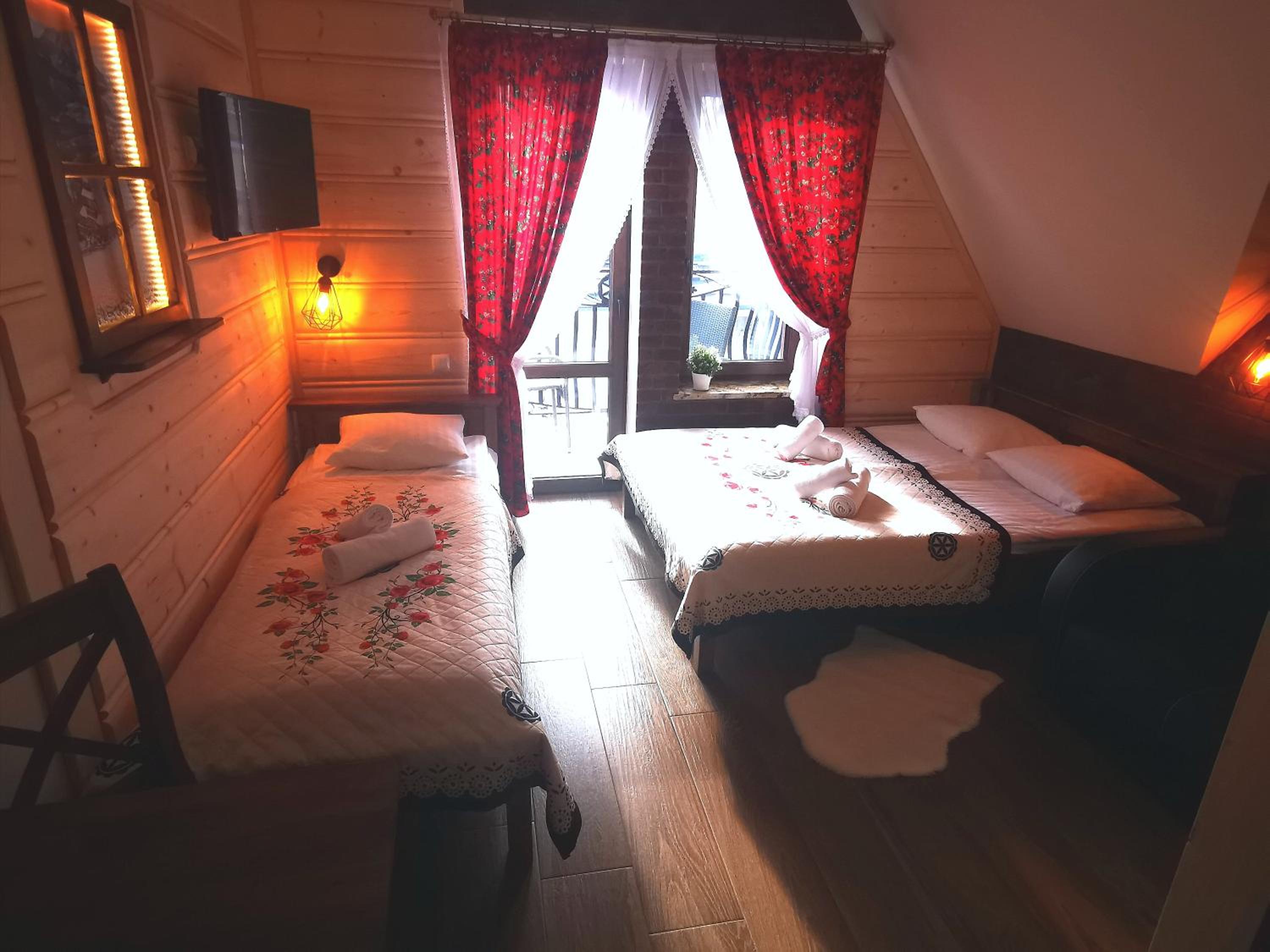 Triple Room with Private Bathroom - Photo 1