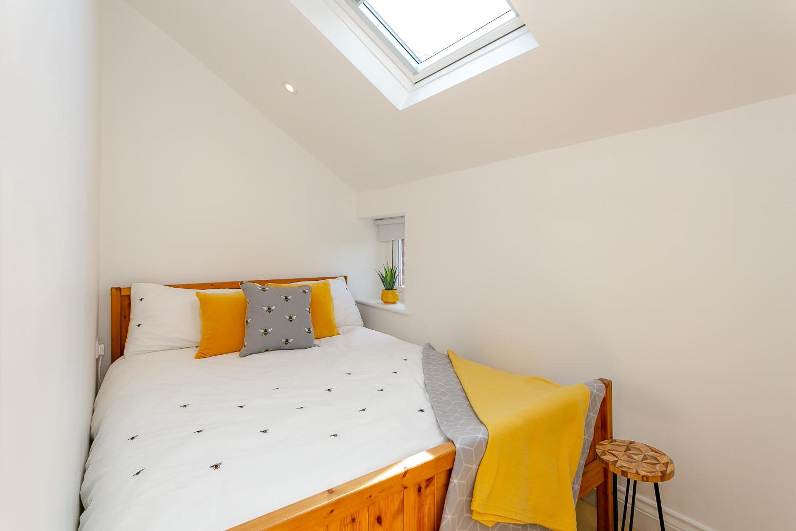Two-Bedroom House - Photo 7