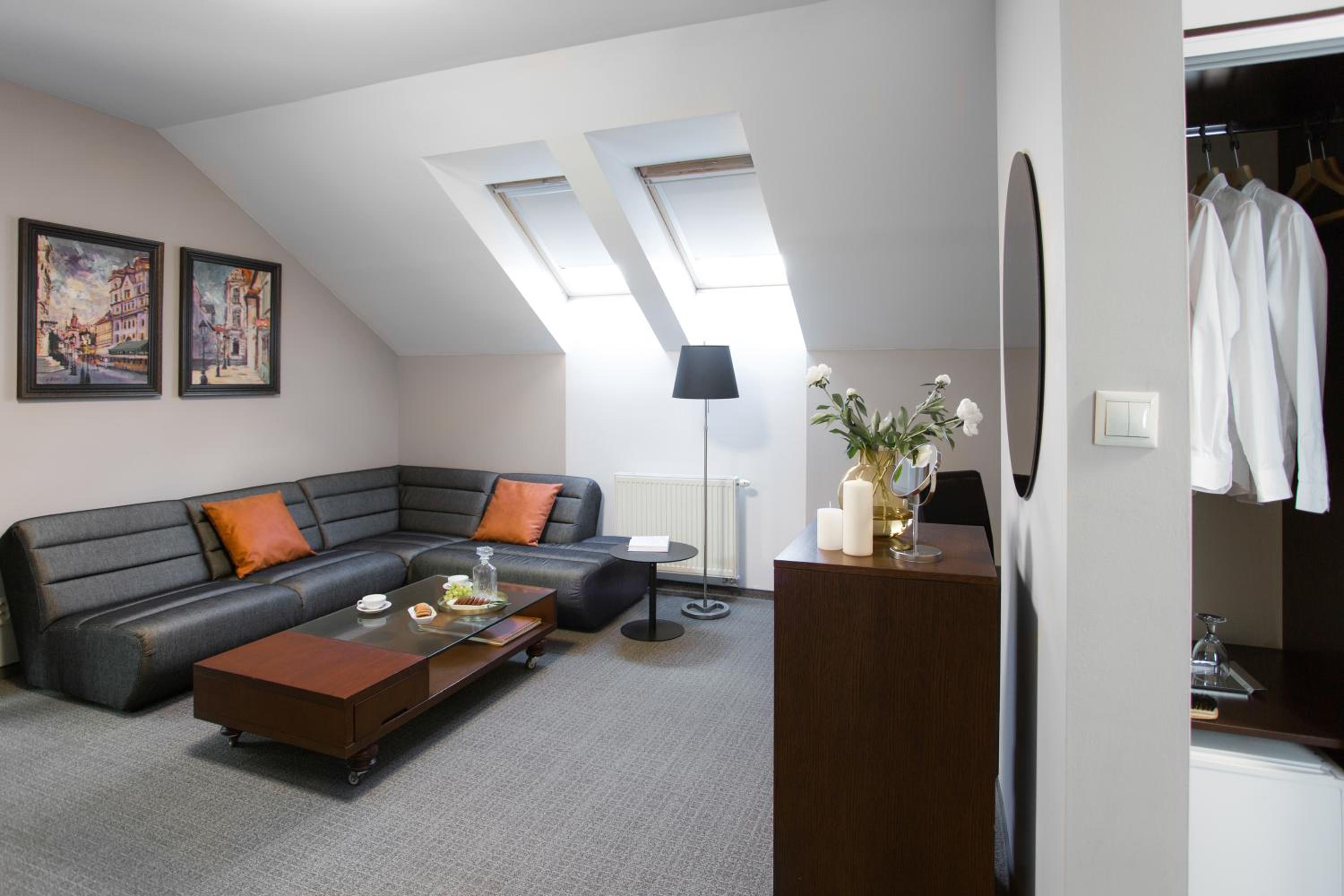 Business Suite photo 2