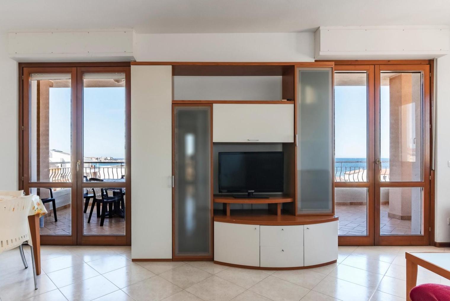 Two-Bedroom Deluxe Apartment with Ocean View