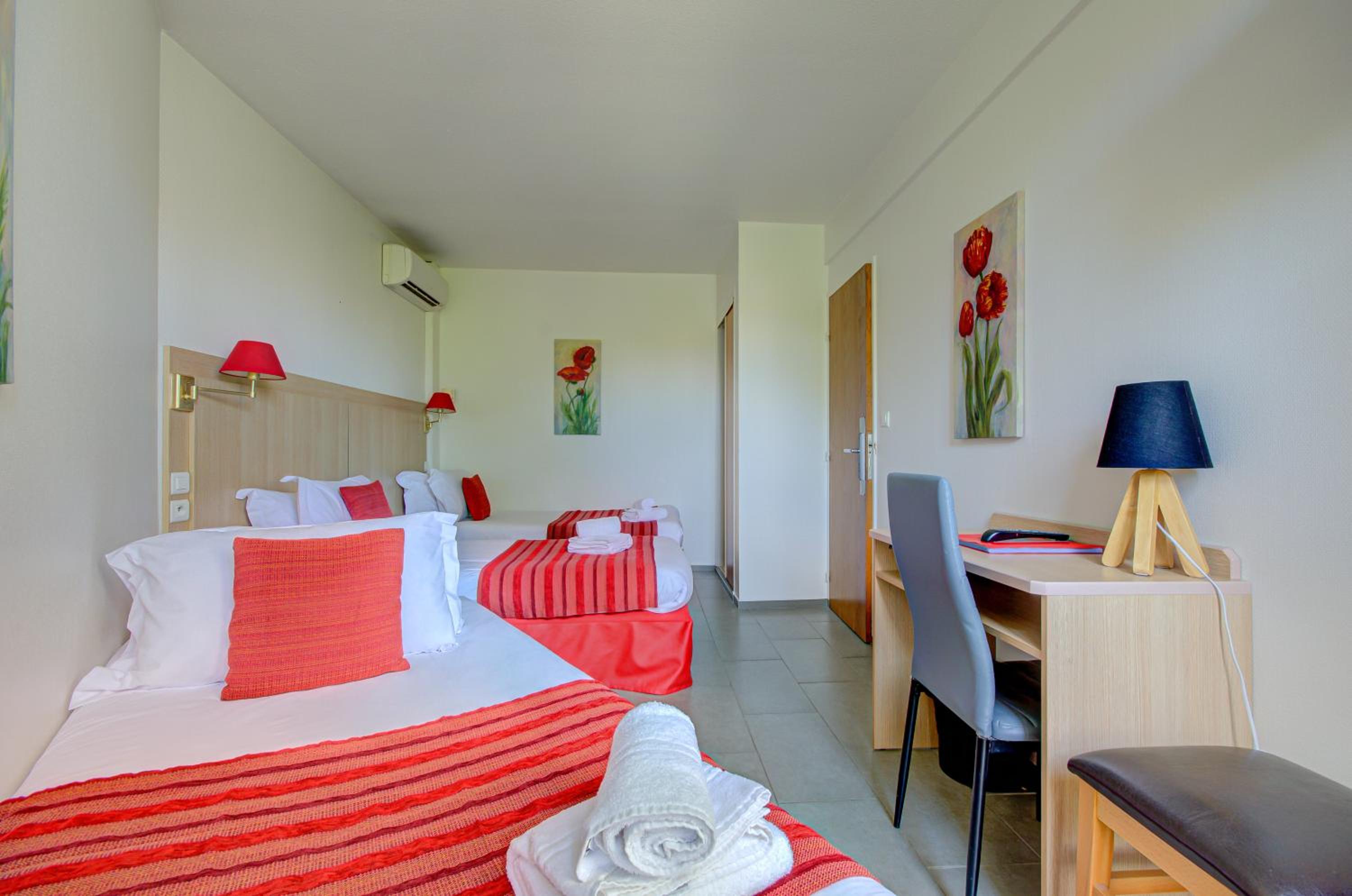 Two-Bedroom Family Suite (5 Adults) photo 1