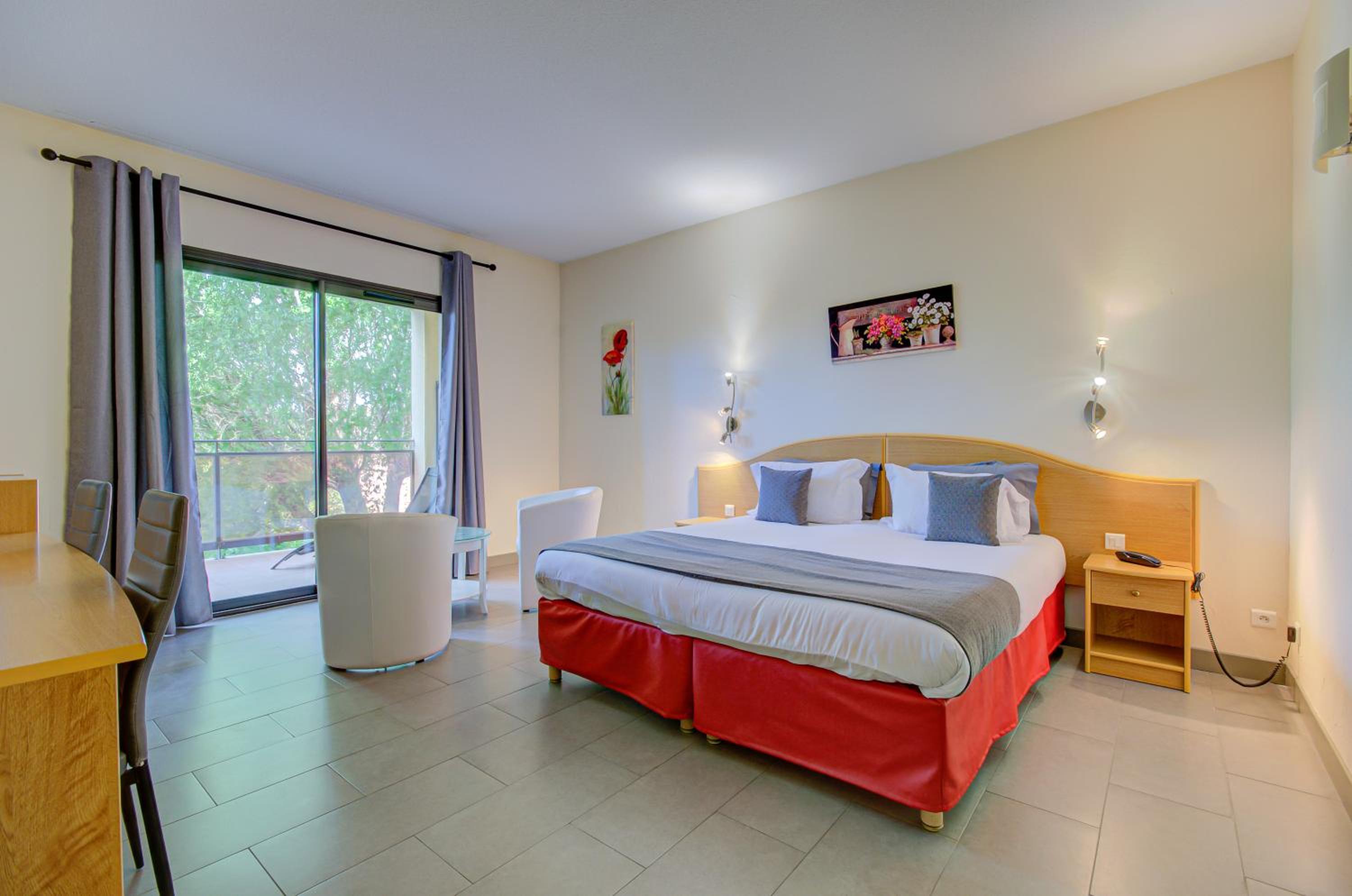 Deluxe Quadruple Room photo 3