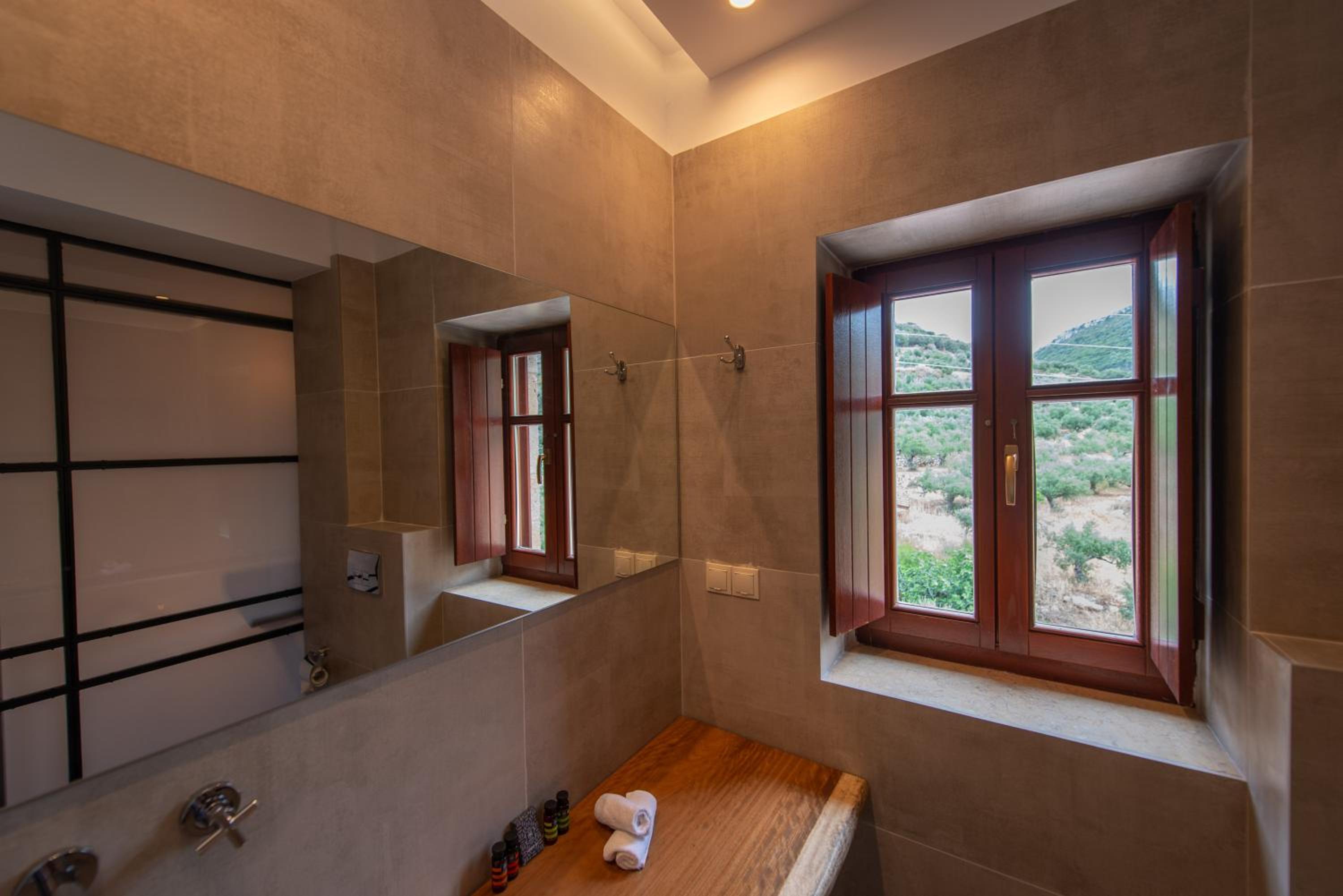 Suite with Sea View - Photo 21