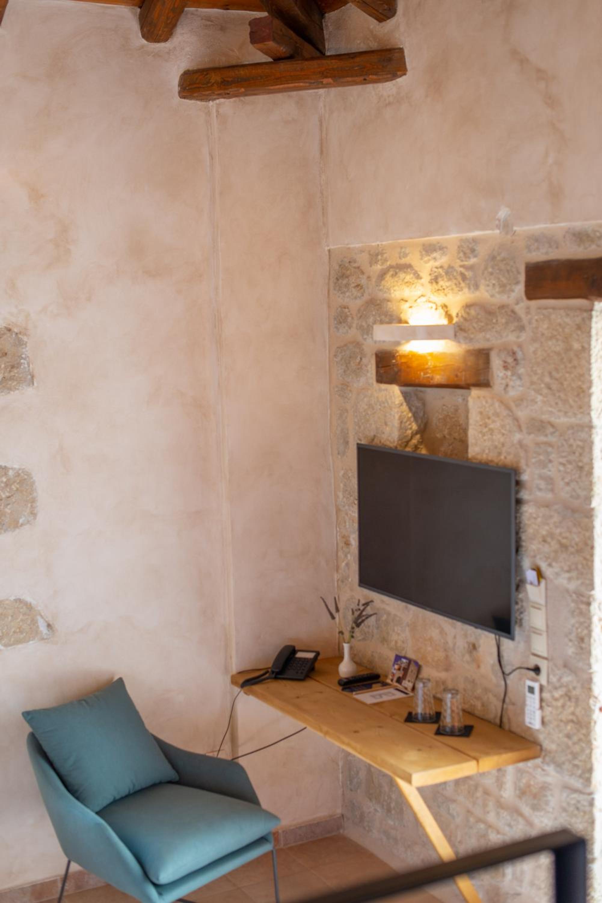Suite with Sea View - Photo 8