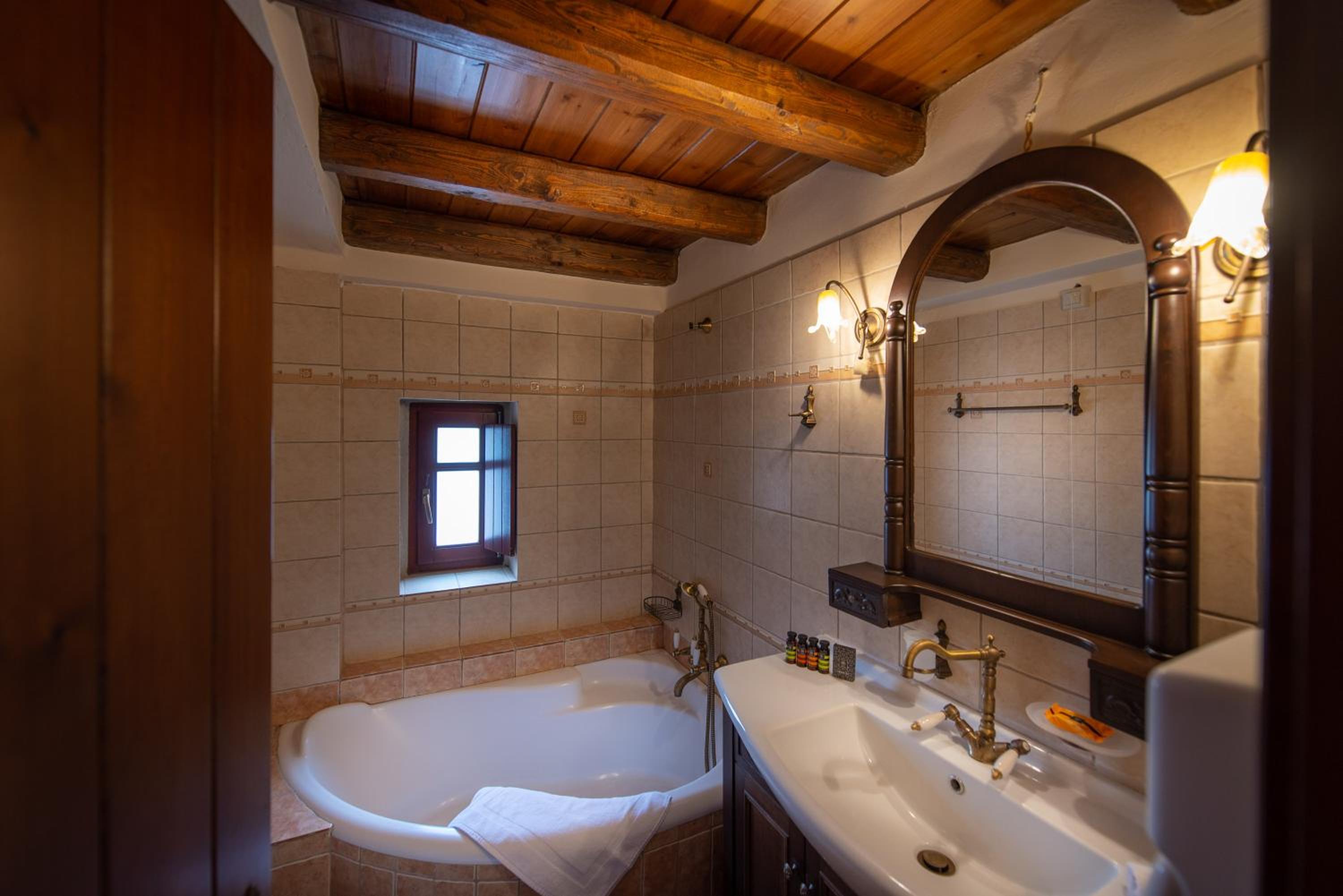 Suite with Sea View - Photo 20