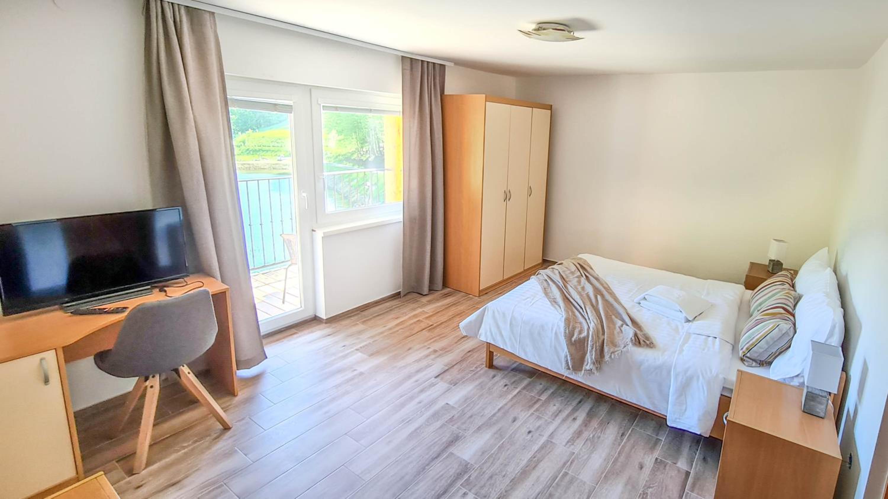 King Room with Balcony photo 1