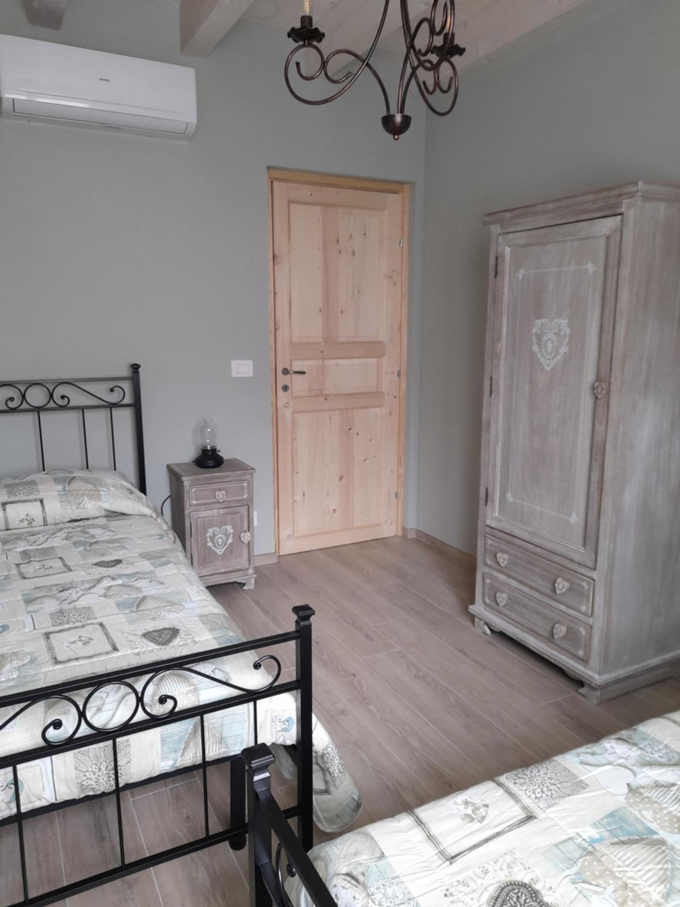 Two-Bedroom Apartment - Photo 4