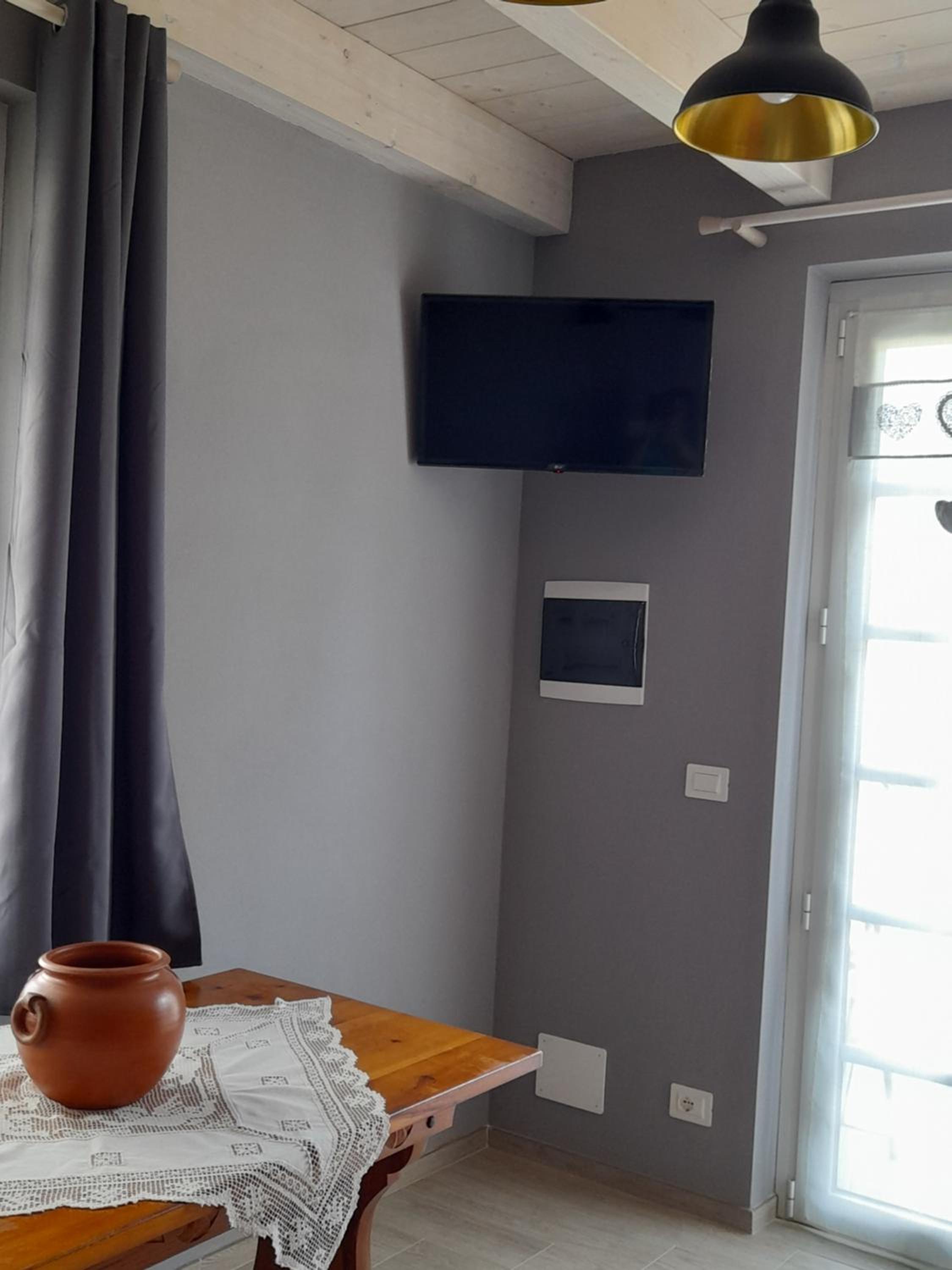 Two-Bedroom Apartment - Photo 5
