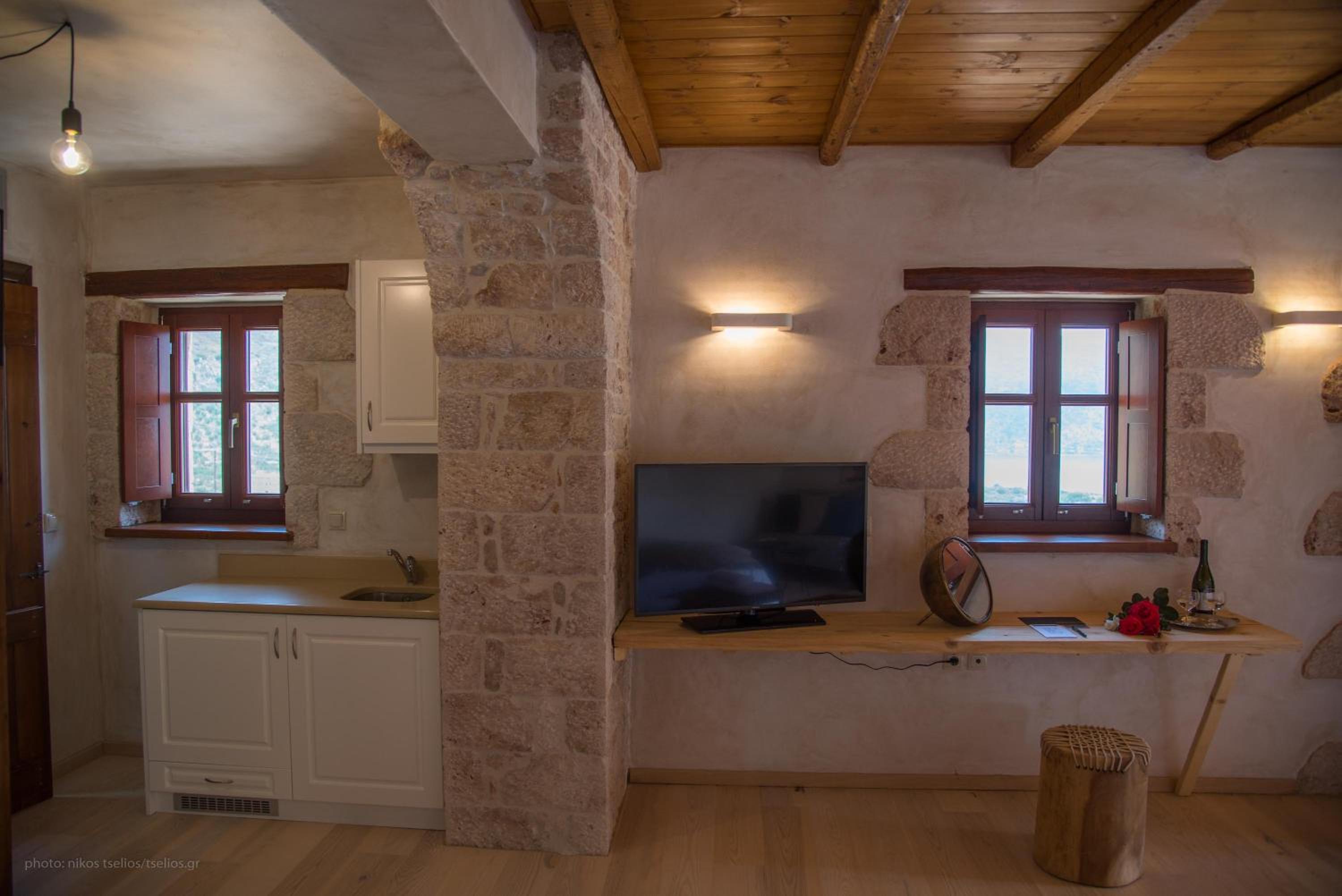 Premium Suite with Jetted Tub and Sea View  - Photo 23