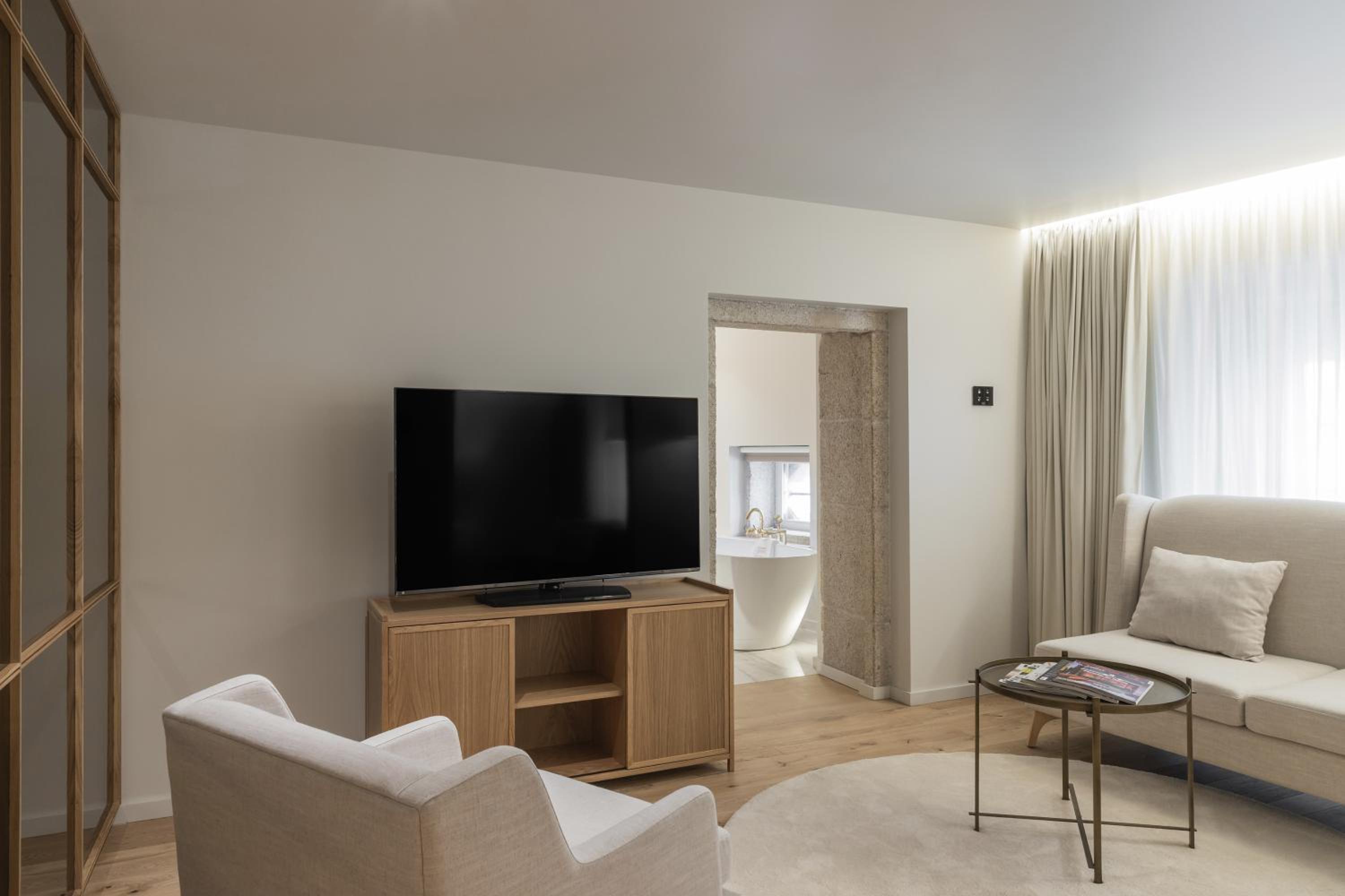 One-Bedroom King Suite with Sofa Bed - Photo 3