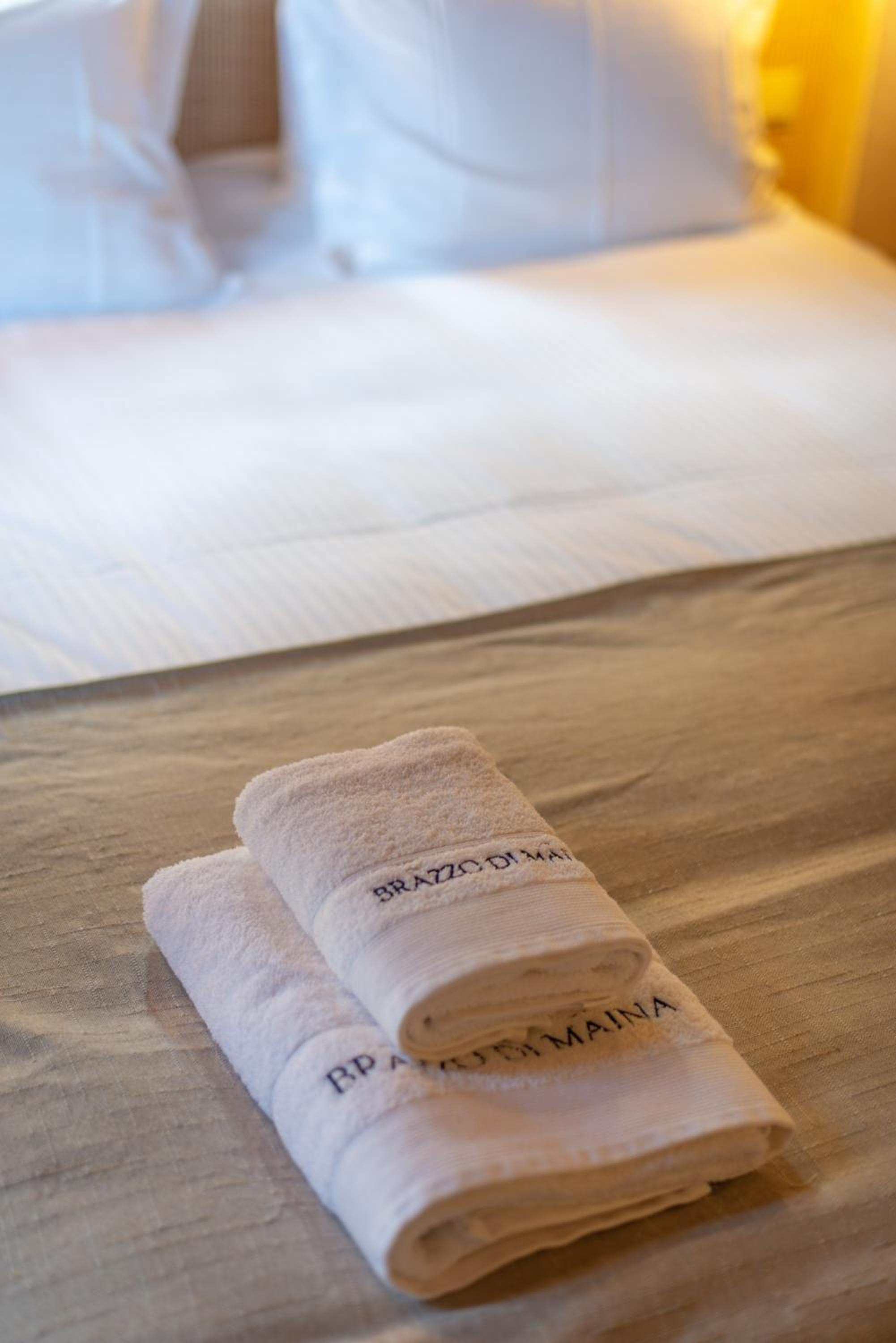 Suite with Jetted Tub and Sea View photo 3