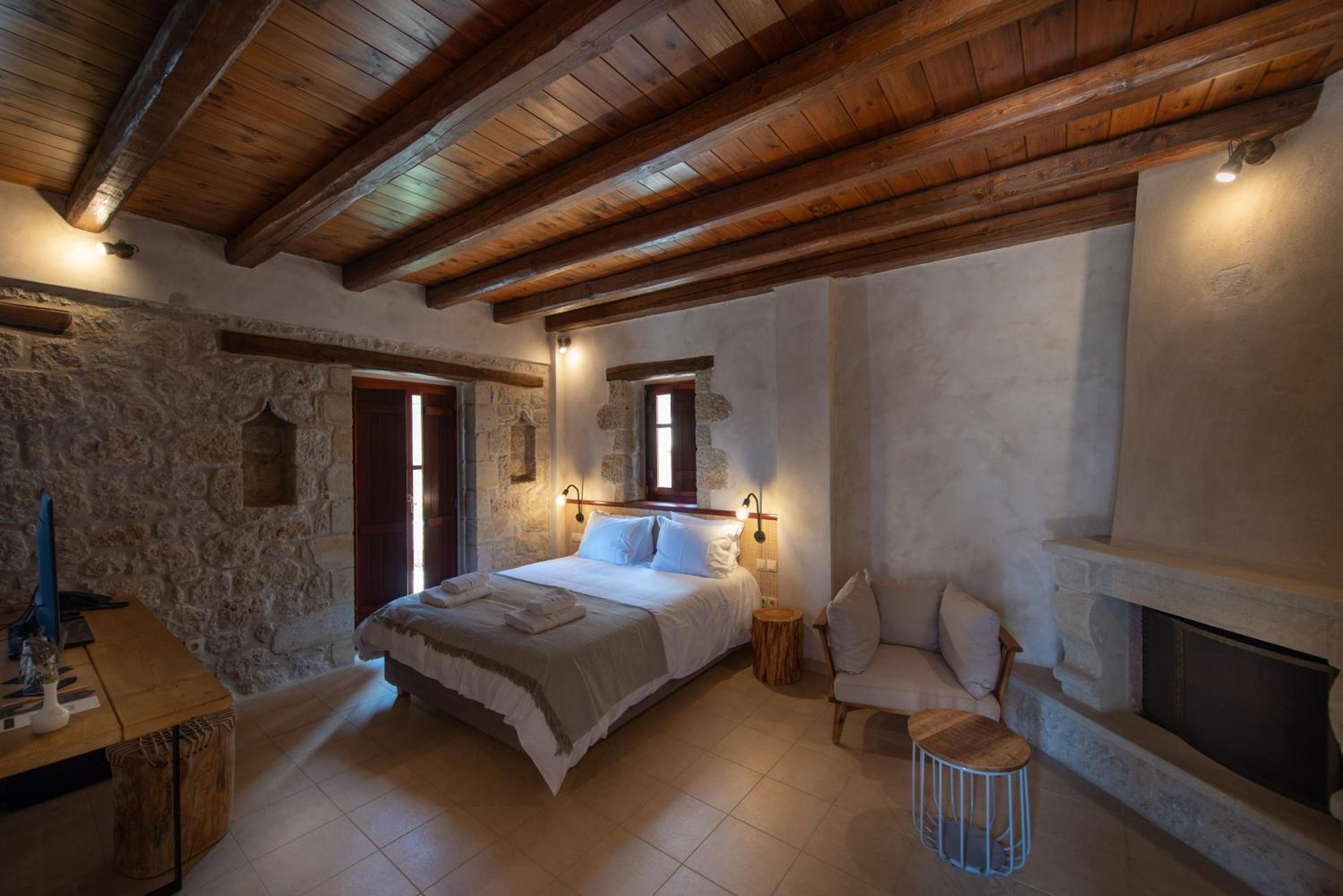 Suite with Jetted Tub and Sea View photo 1