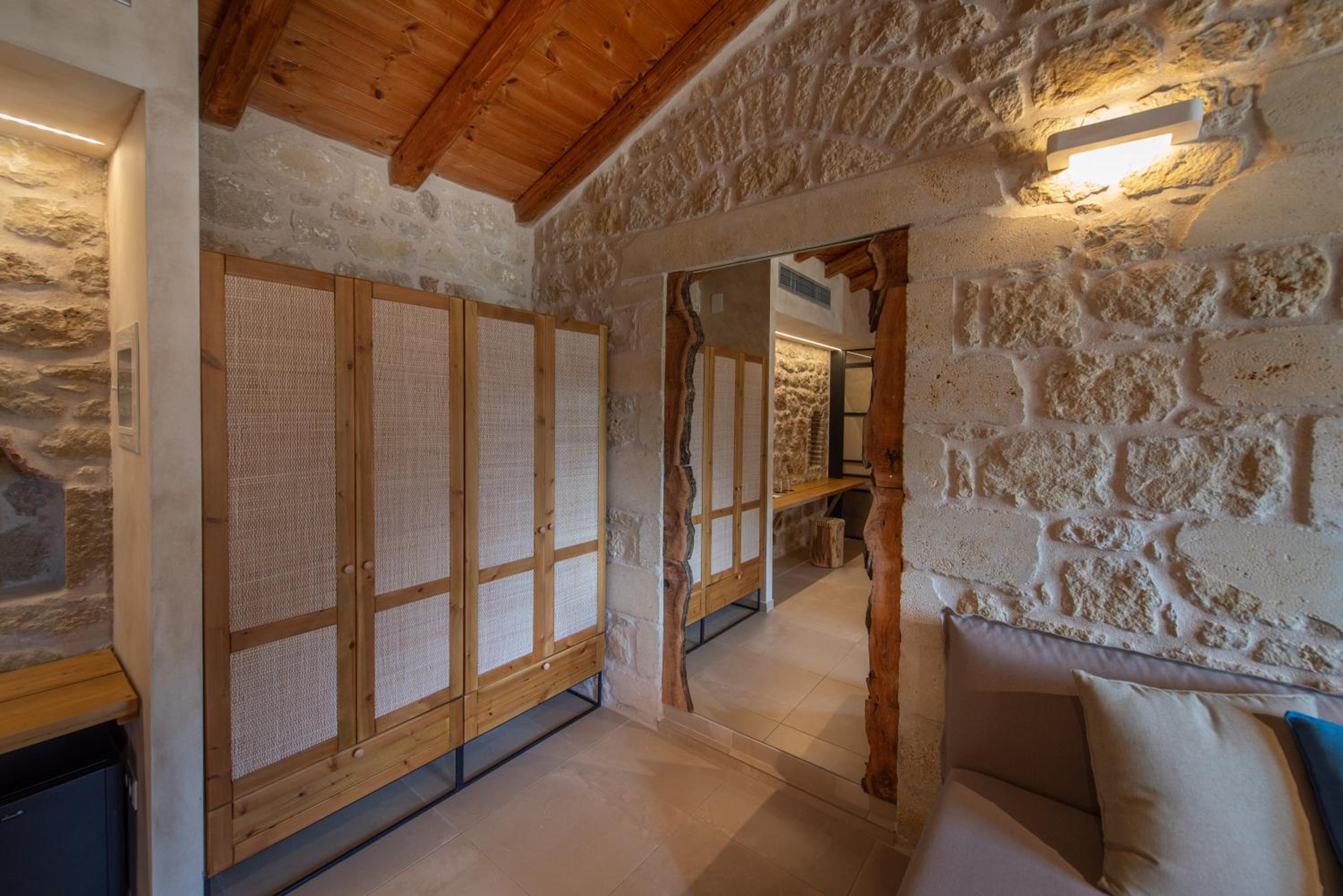 Grand Suite with Sea View - Photo 23