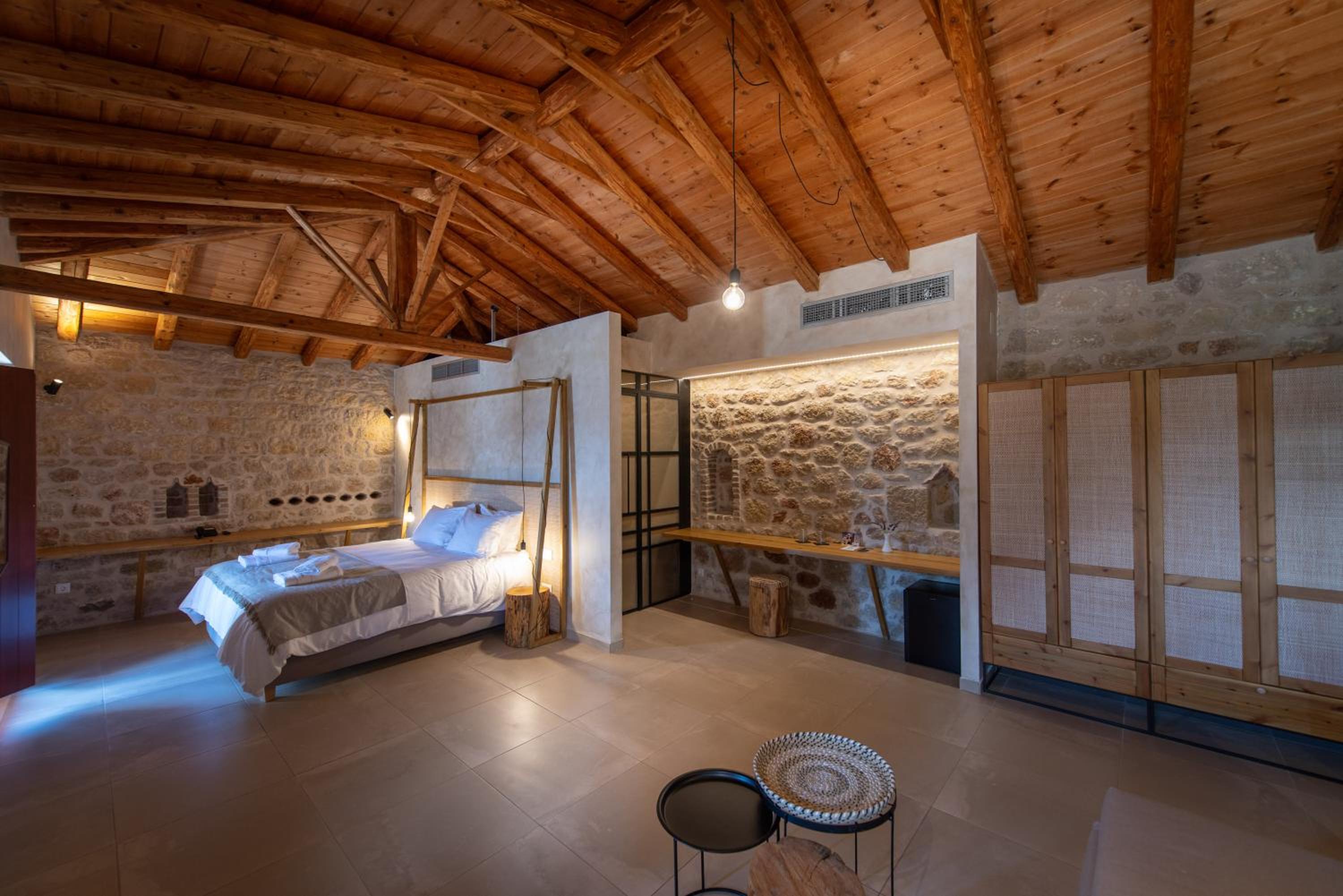 Grand Suite with Sea View - Photo 16