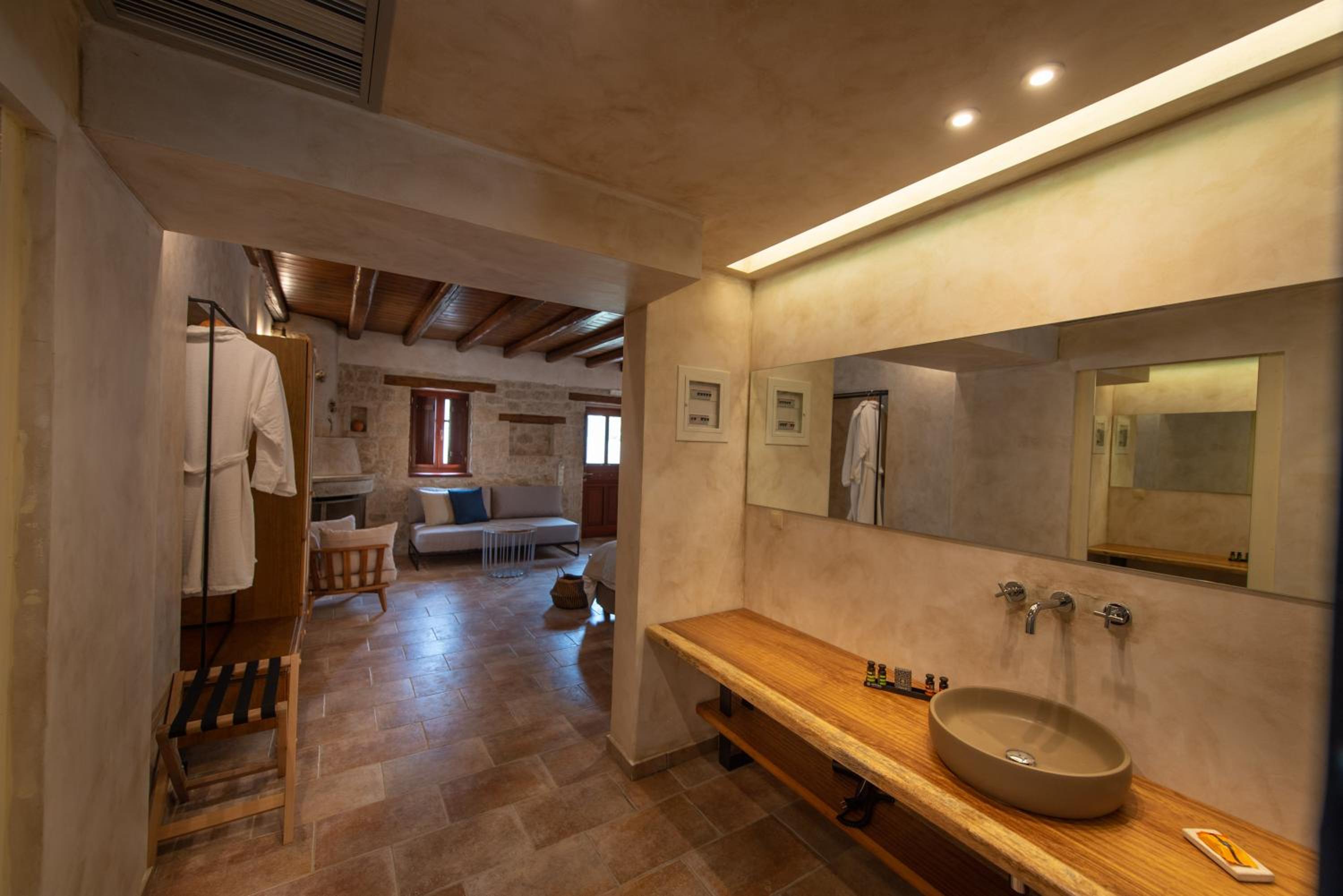 Grand Suite with Sea View - Photo 14