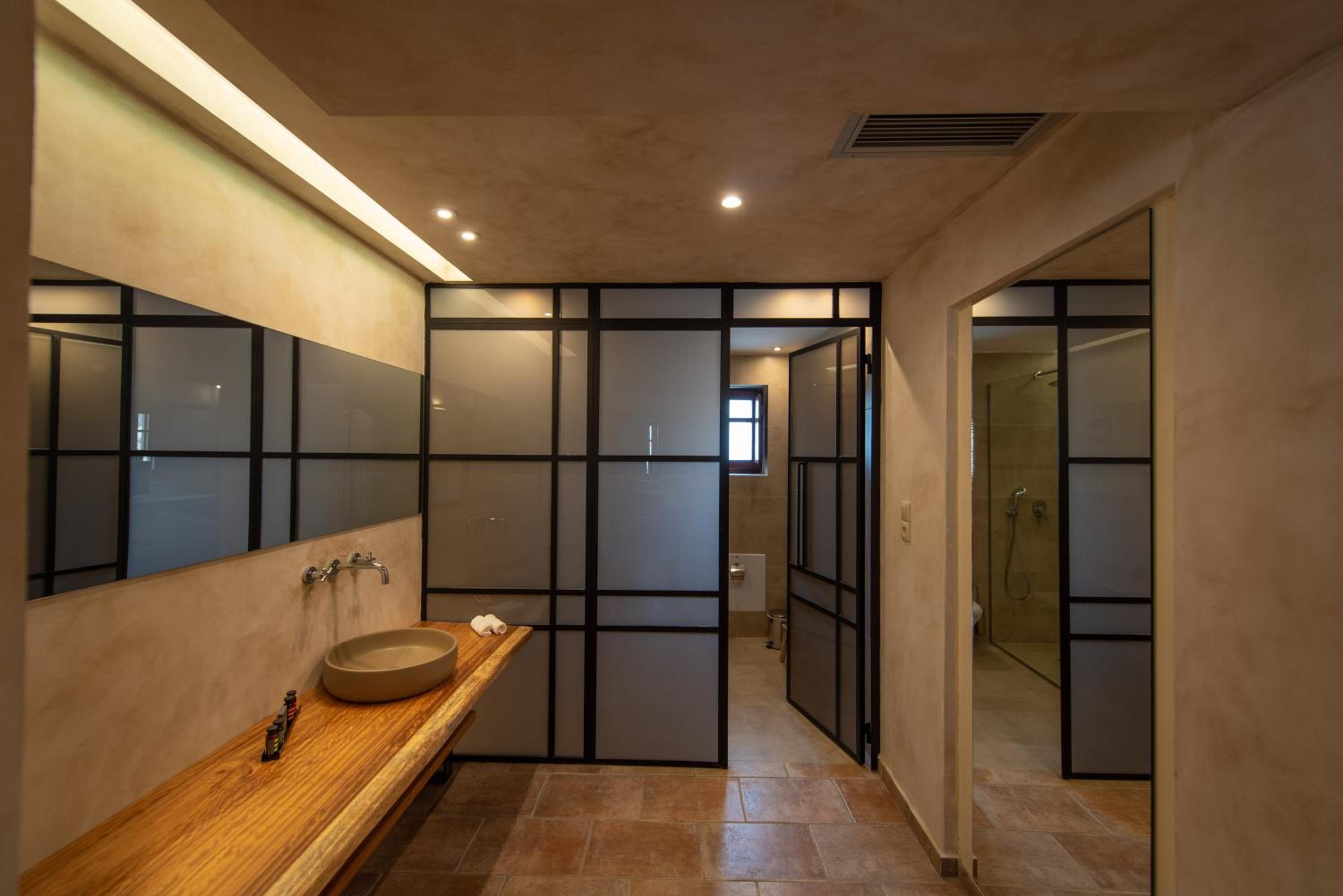 Grand Suite with Sea View - Photo 11