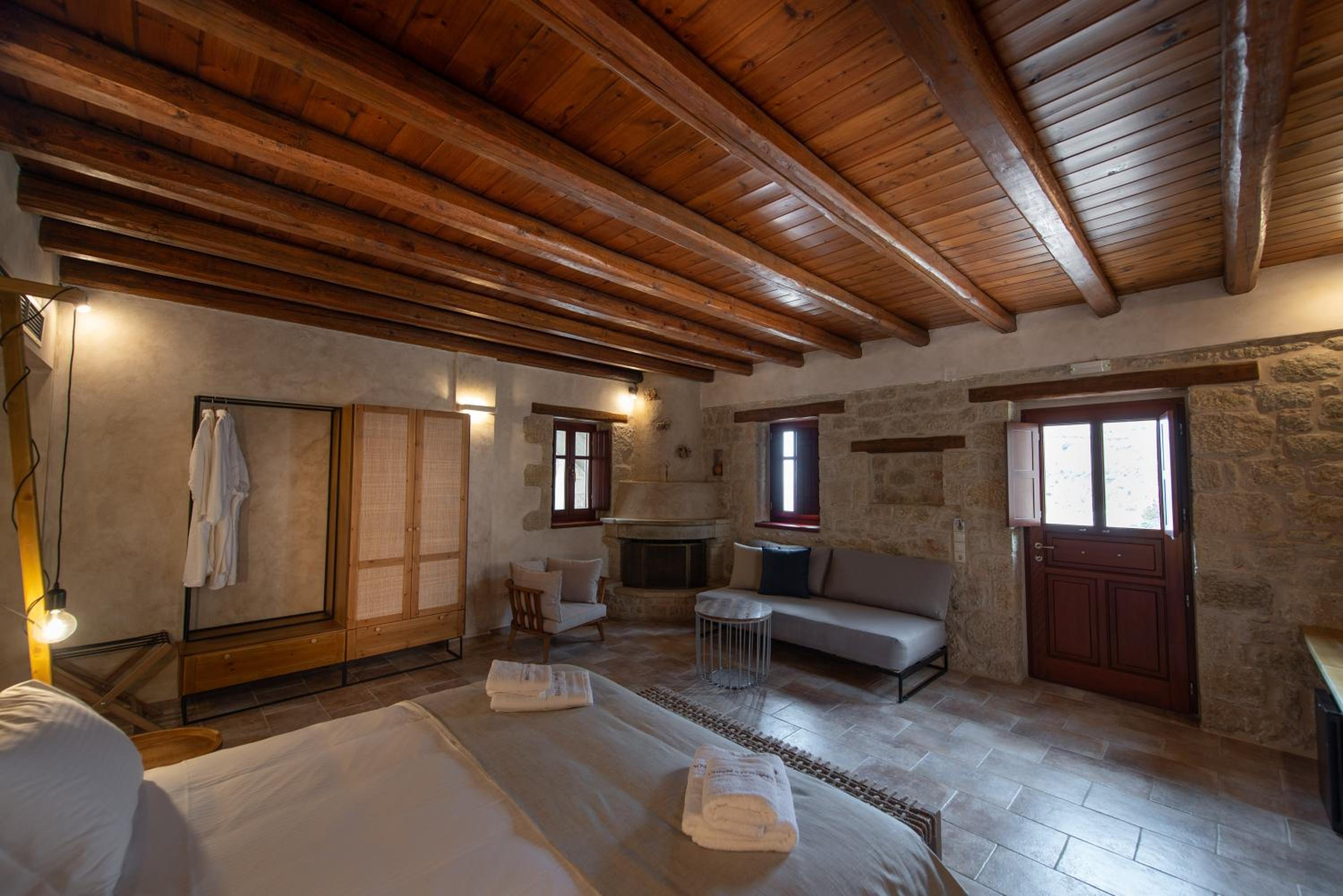 Grand Suite with Sea View - Photo 7