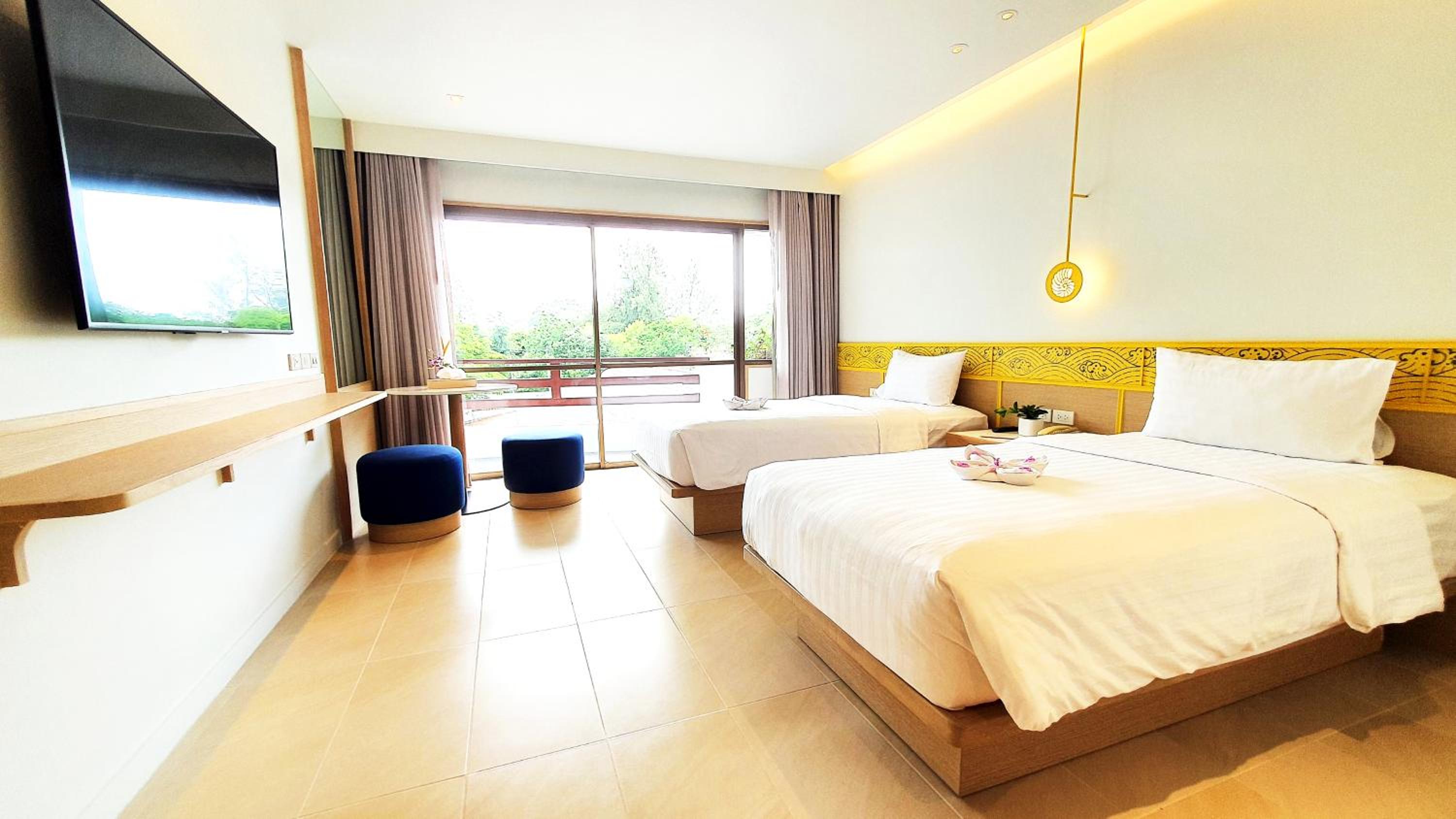 Superior Twin Room with Garden View - Photo 4
