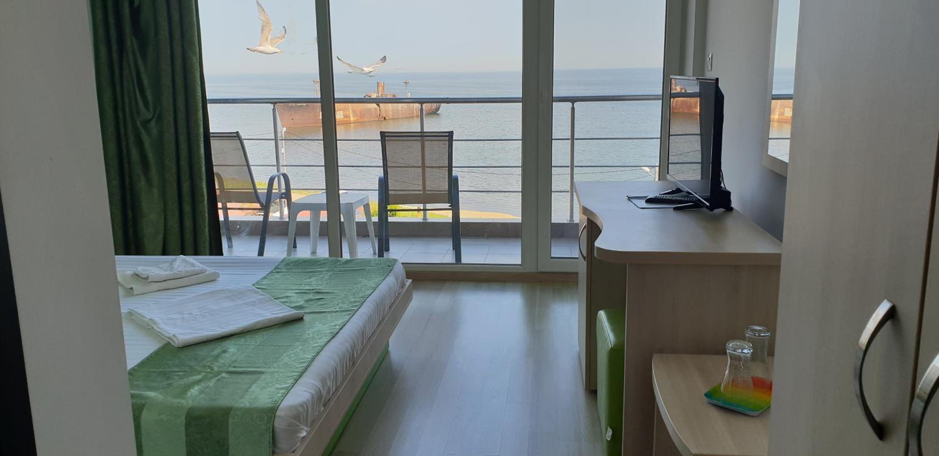 Double Room with Sea View photo 1