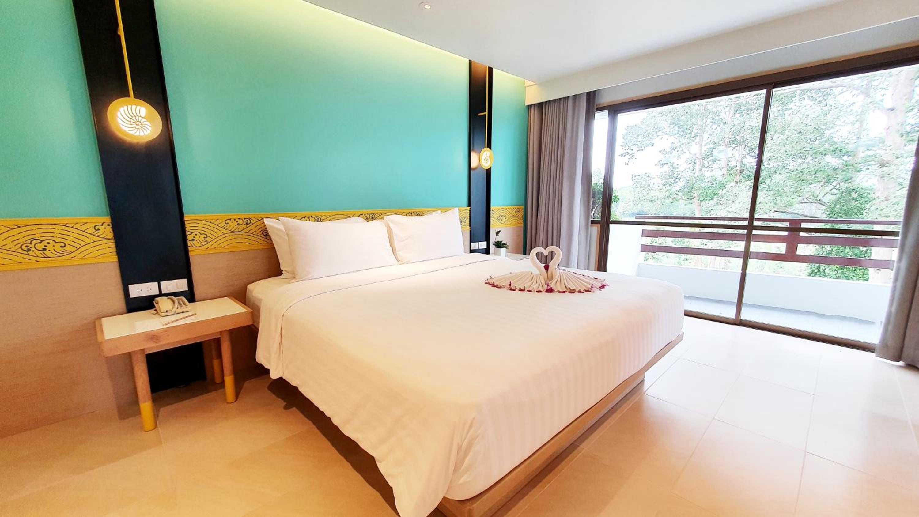 Superior King Suite with Living Room and Sea View - Photo 3