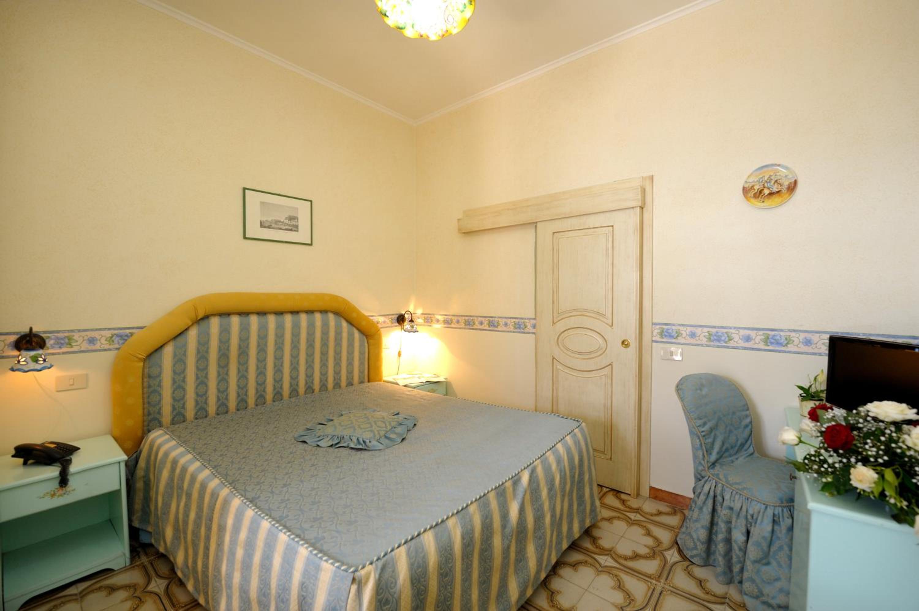 Economy Double Room - Photo 1