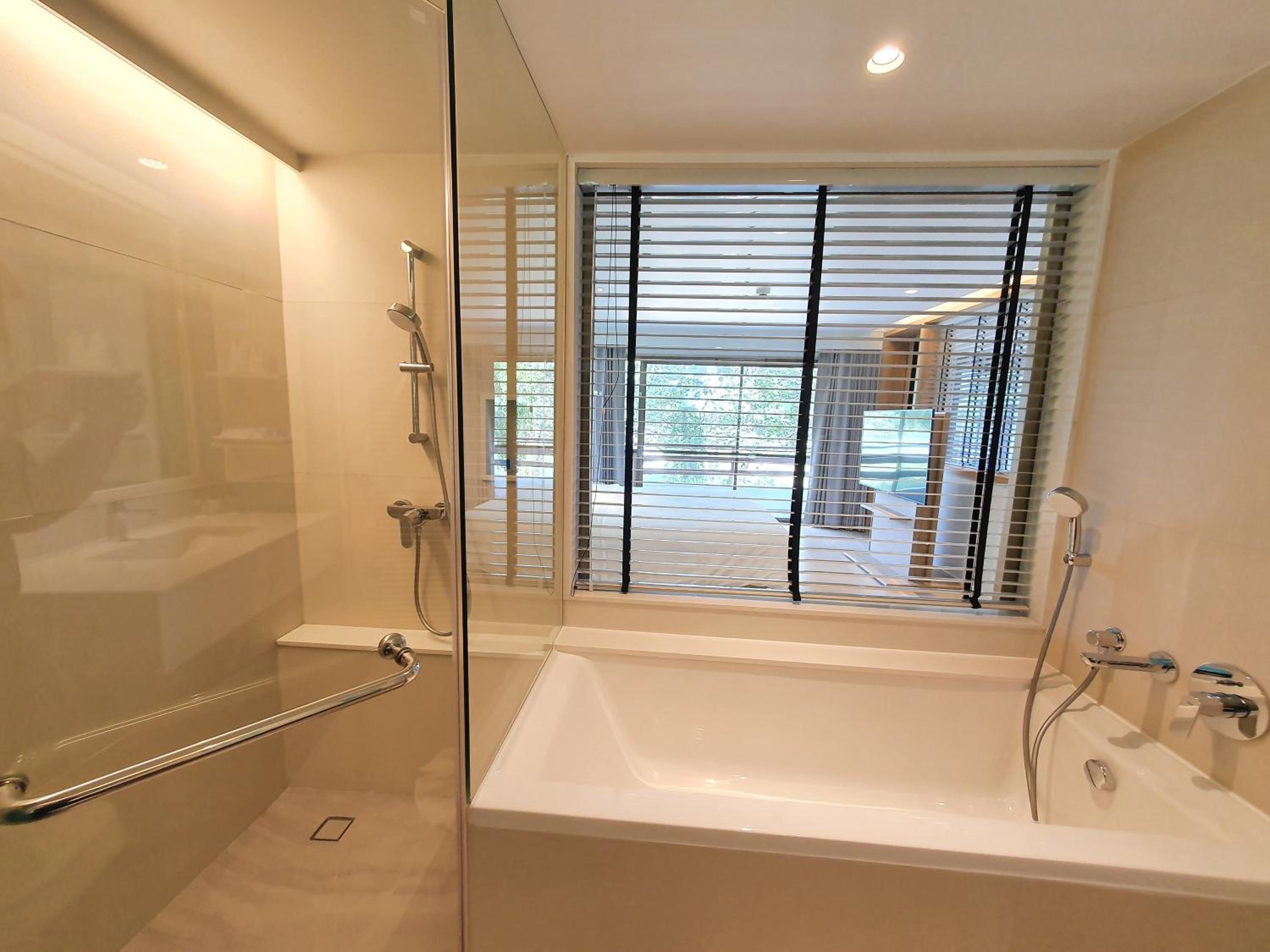 Superior King Suite with Living Room and Sea View - Photo 6